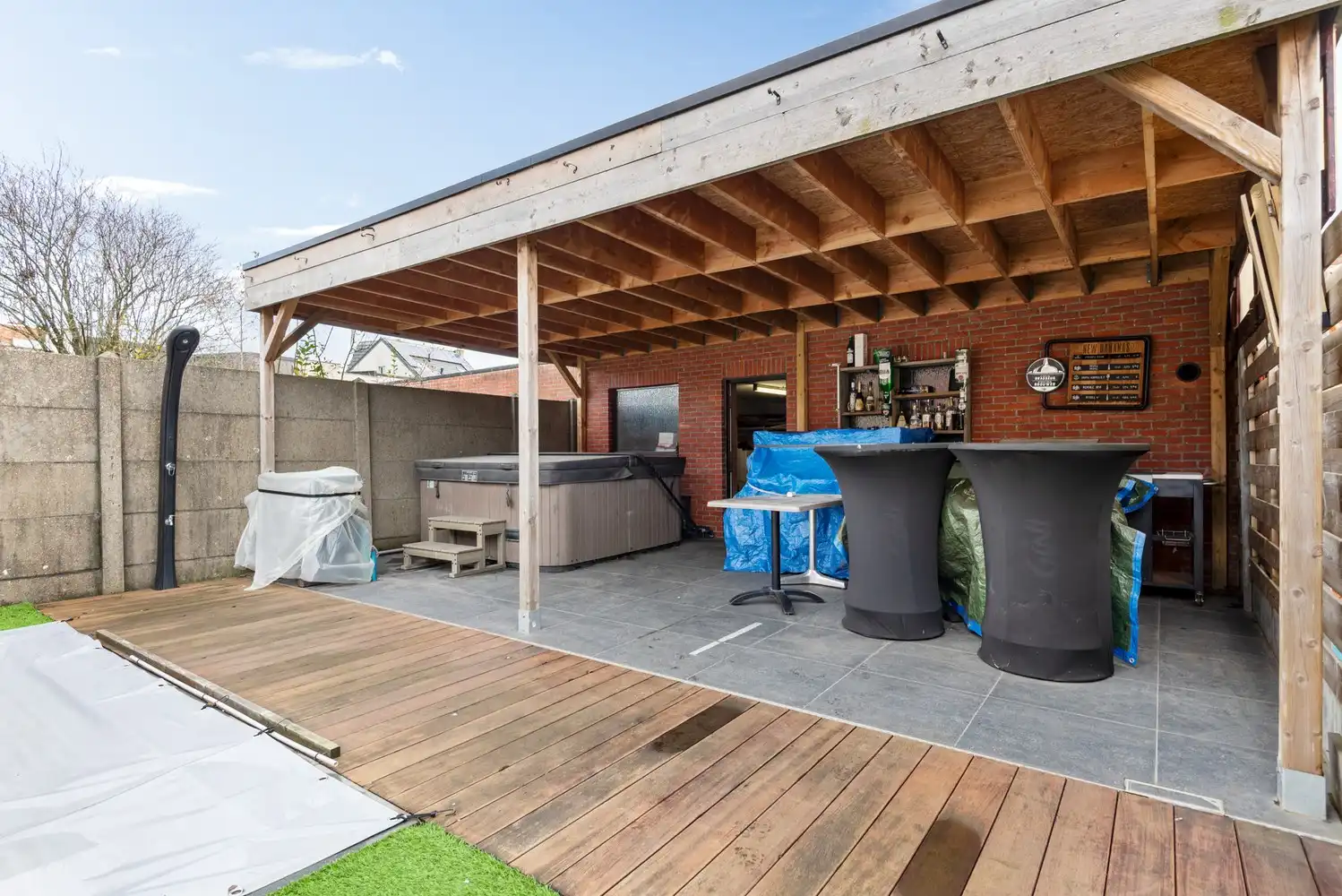 Tof gelijkvloers appartement met 2 slaapkamers, tuin en zwembad foto 16