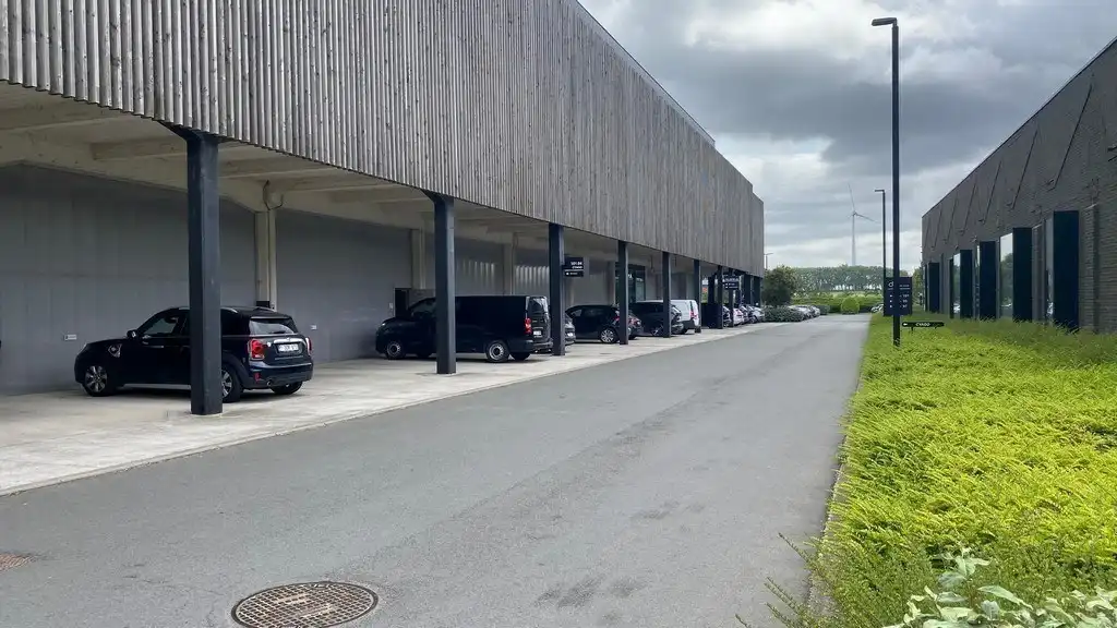 Gemeubelde kantoren met dienstverlening in Cotton Factory in Kortrijk foto 16