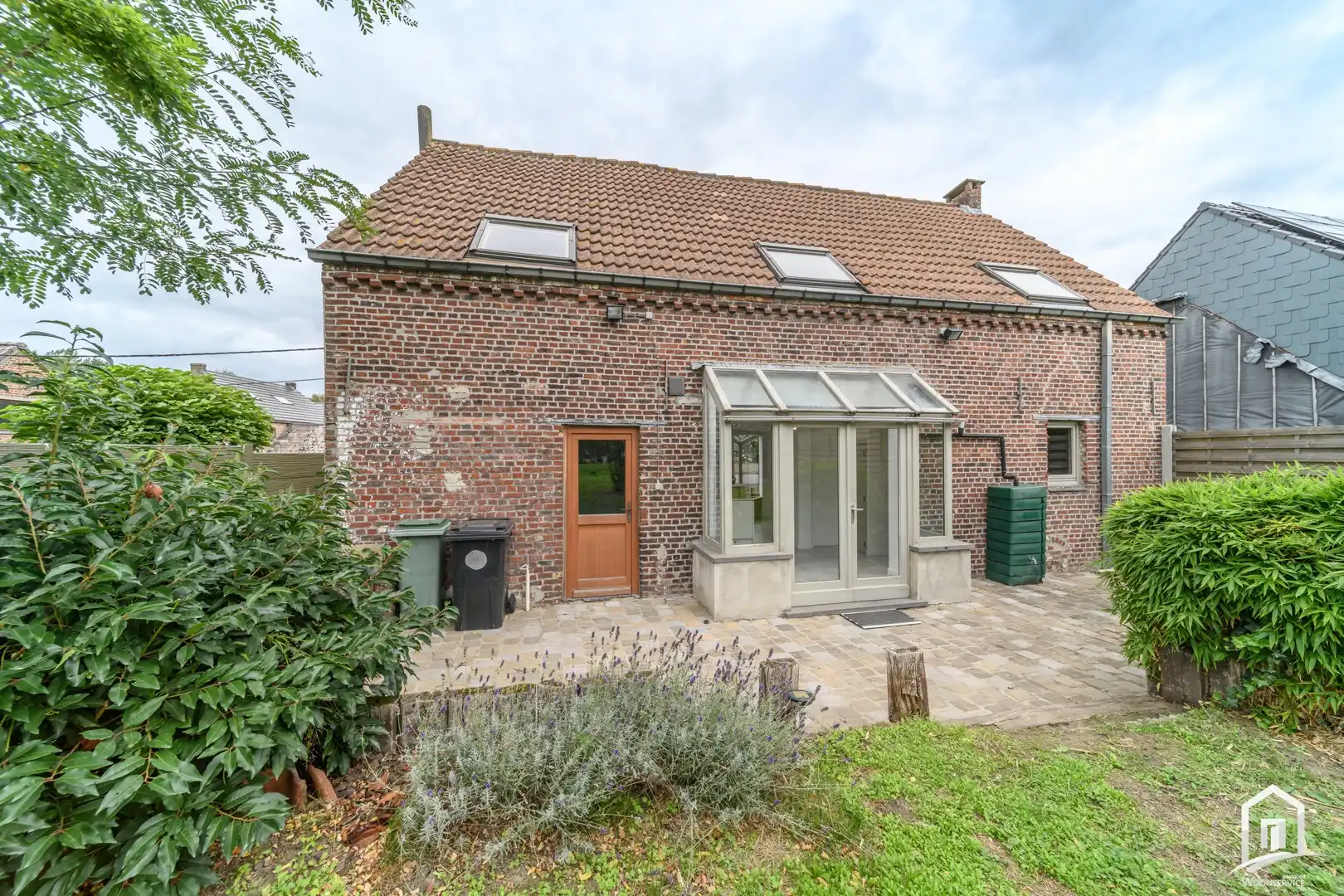 Ruime woning met 4 slaapkamers in rustige straat foto 20