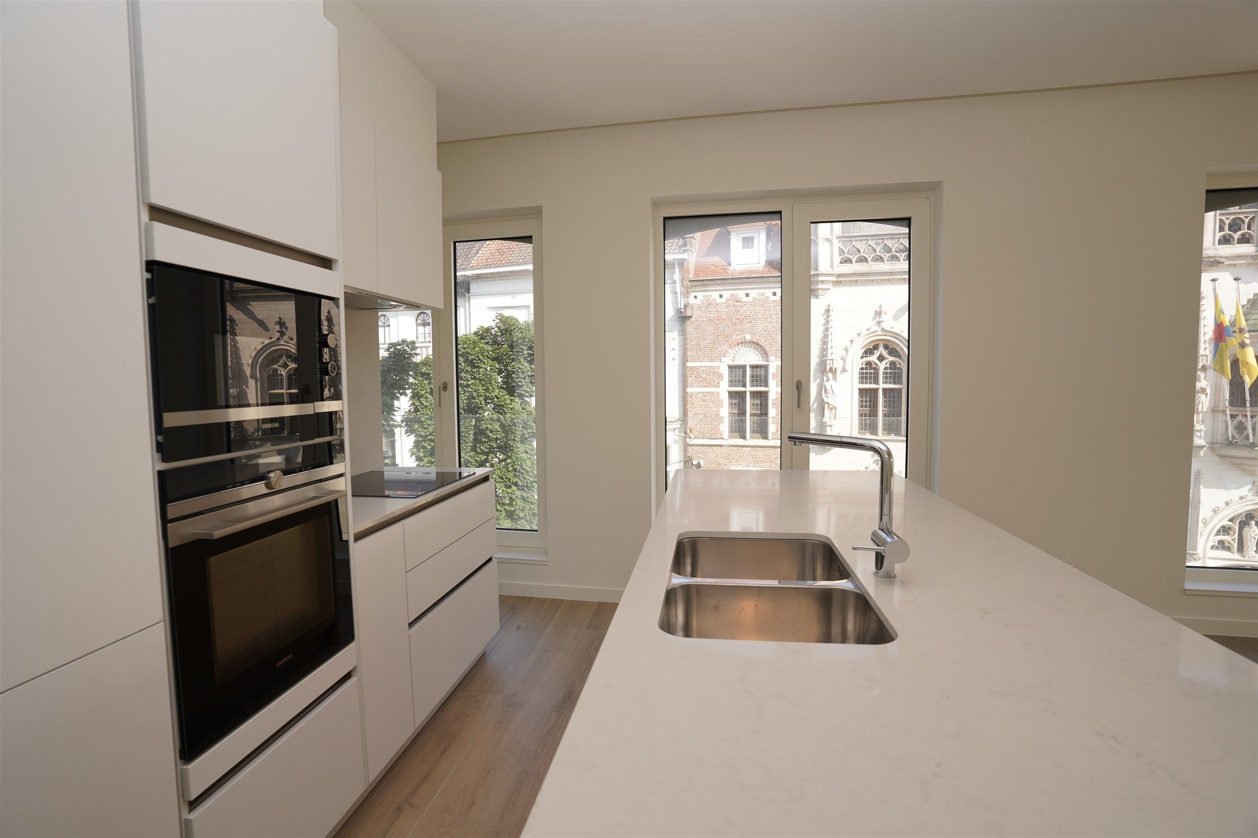 Wonen met klasse en karakter – Grote Markt aan je voeten foto 7