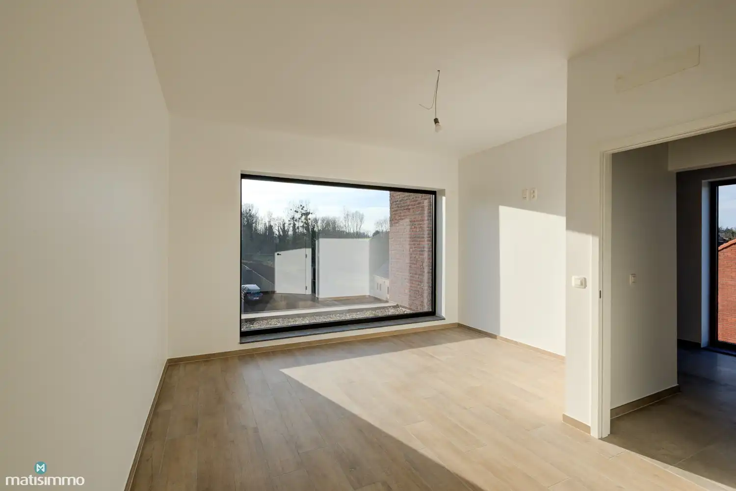 VOLLEDIG AFGEWERKTE EN GESCHILDERDE NIEUWBOUWWONING (EPB E10) MET 3 SLAAPKAMERS, OVERDEKT TERRAS, 2 GARAGES, KELDER EN AANGELEGDE TUIN IN WERM foto 14