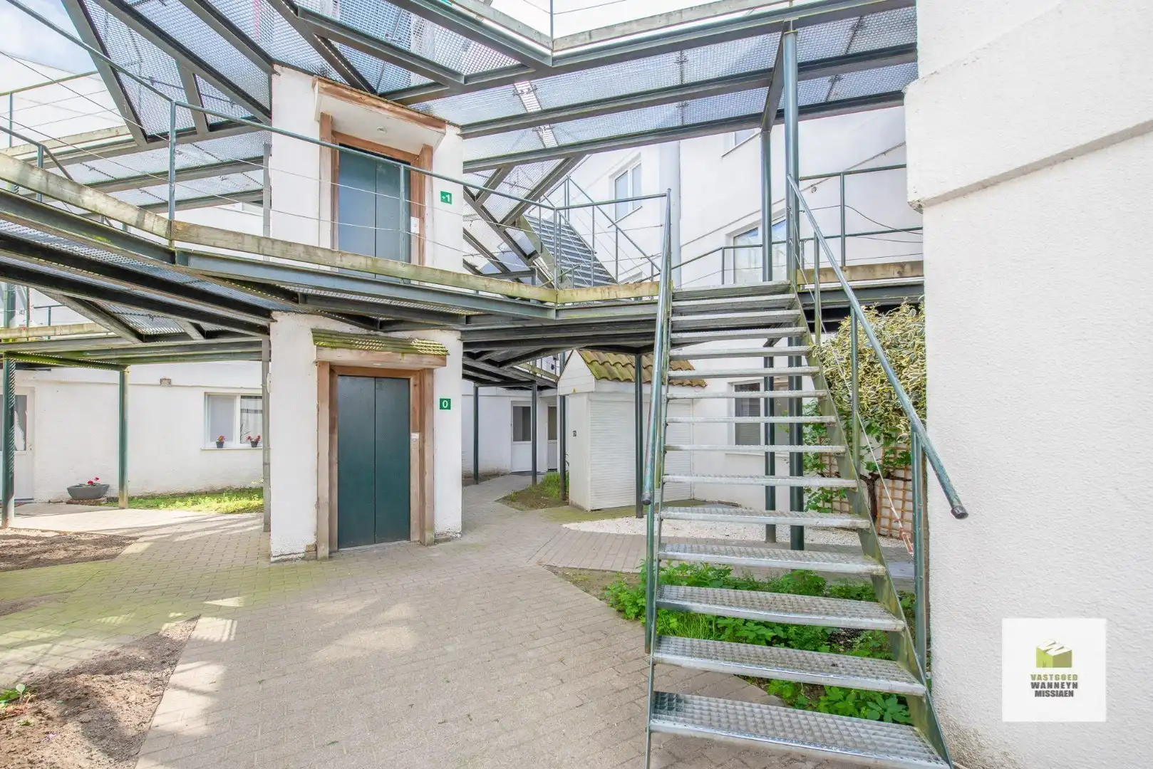 Opbrengsteigendom te koop te Torhout: netto rendement 4,5%! foto 14