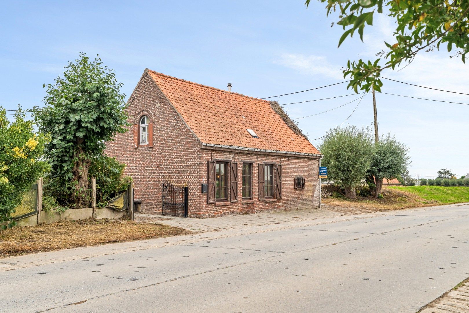 Hoofdfoto van de publicatie: Landelijke alleenstaande woning met veel potentieel in Klerken
