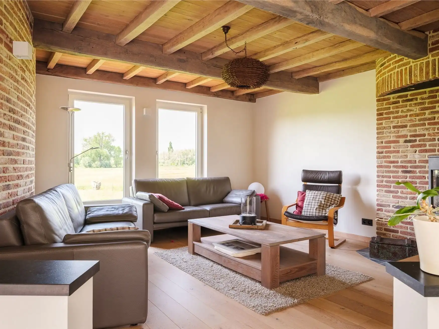 Exclusieve farmhouse te midden van de velden in Drongen foto 7