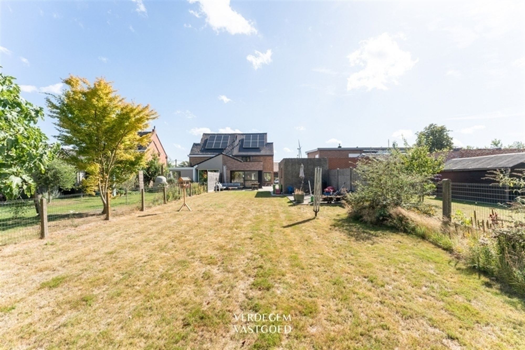 Ultragezellige en instapklare woning in het hart van Wippelgem foto 21