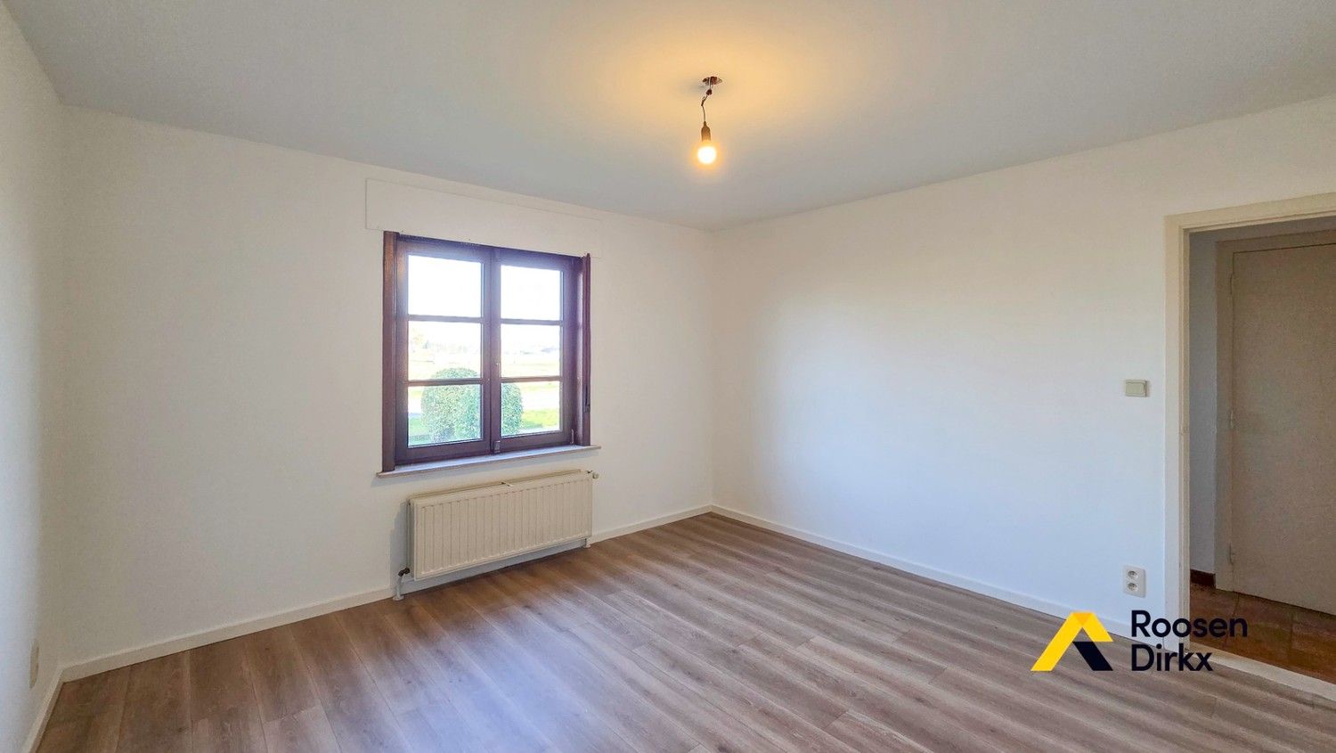 Degelijke woning met 3 slaapkamers en prachtig zicht op ±9 are! foto 15