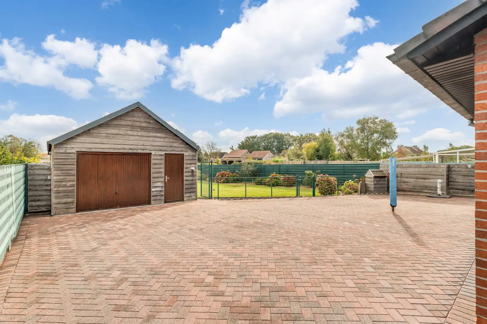 Verzorgde gezinswoning op een perceel van 9a08ca, gebouwd in 1988 op een rustige locatie nabij het centrum van Neeroeteren!  foto 37