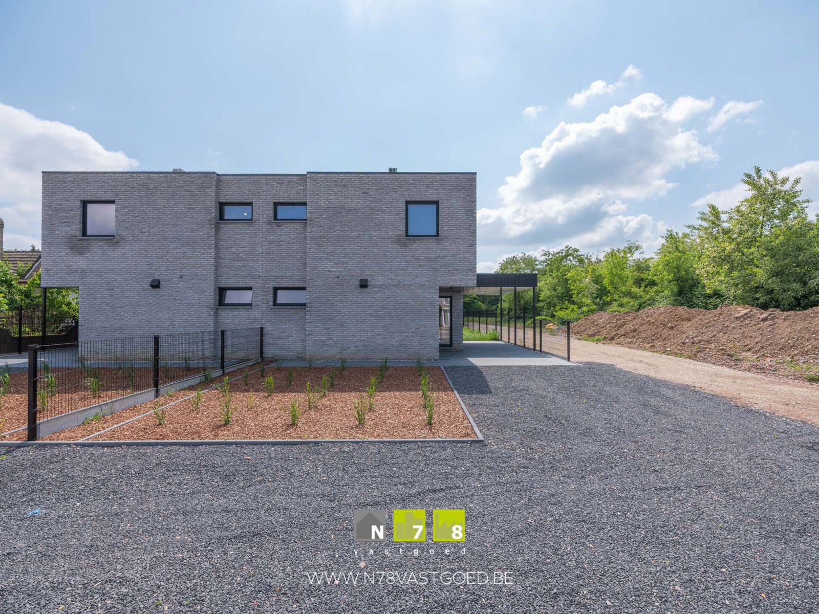 Huis te koop foto {{pictureIndex}}