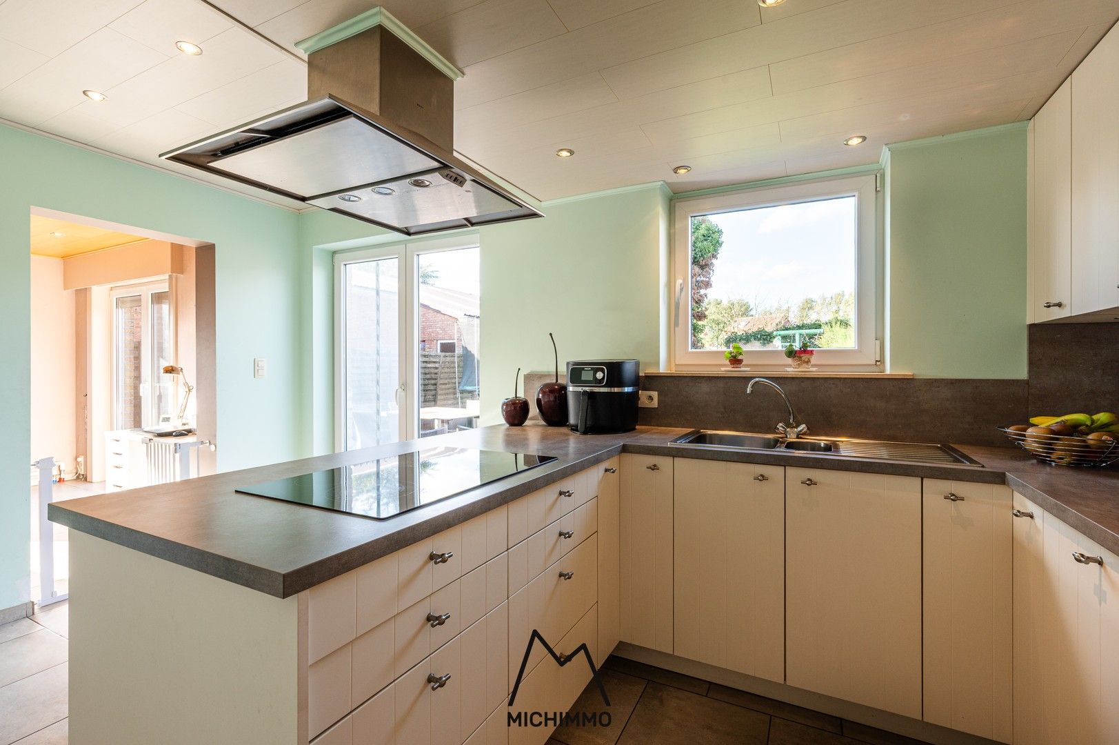 Open bebouwing met drie slaapkamers, grote tuin en EPC C (240 kWh) foto 21