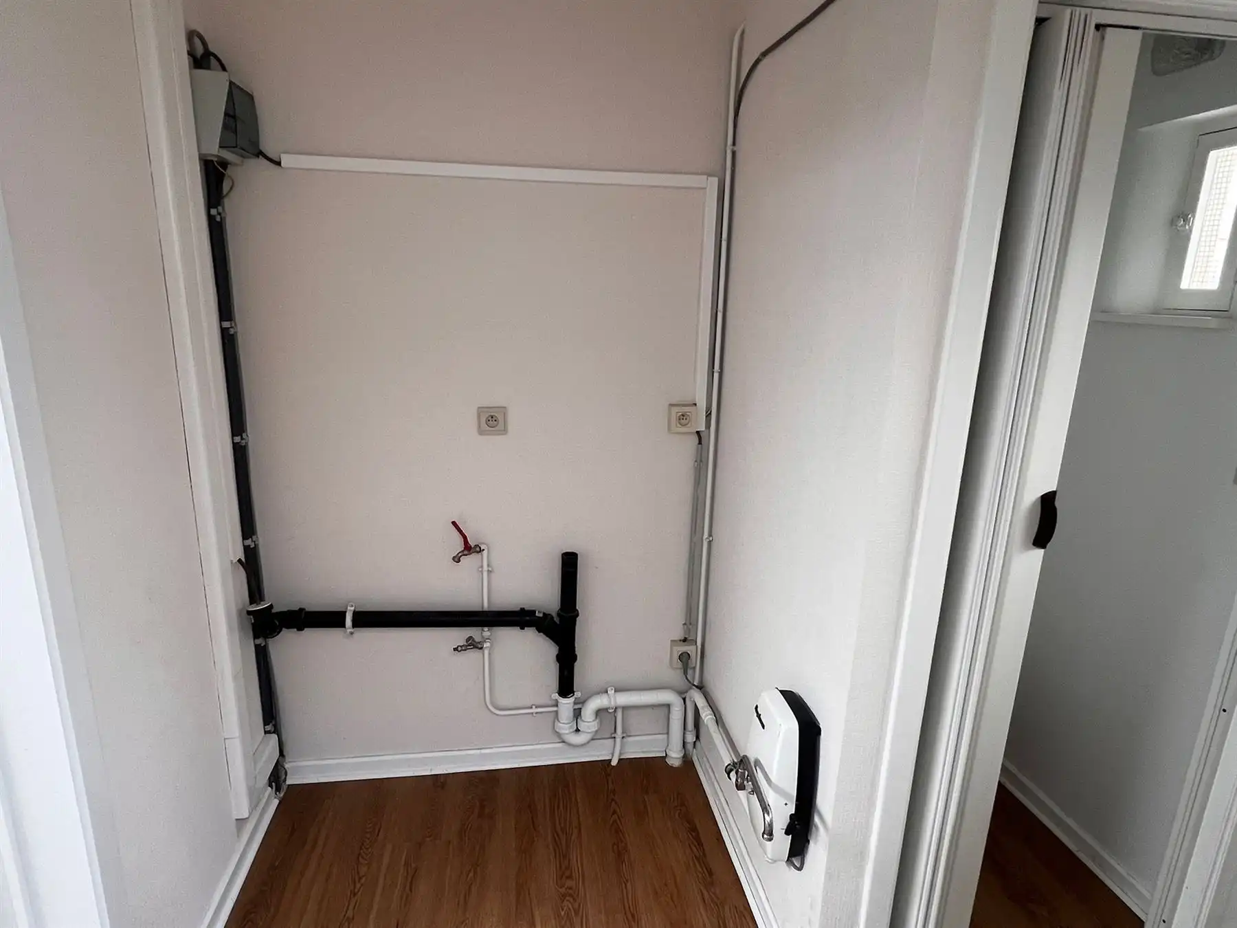 Gerenoveerde woning met 2 slaapkamers en tuin foto 8