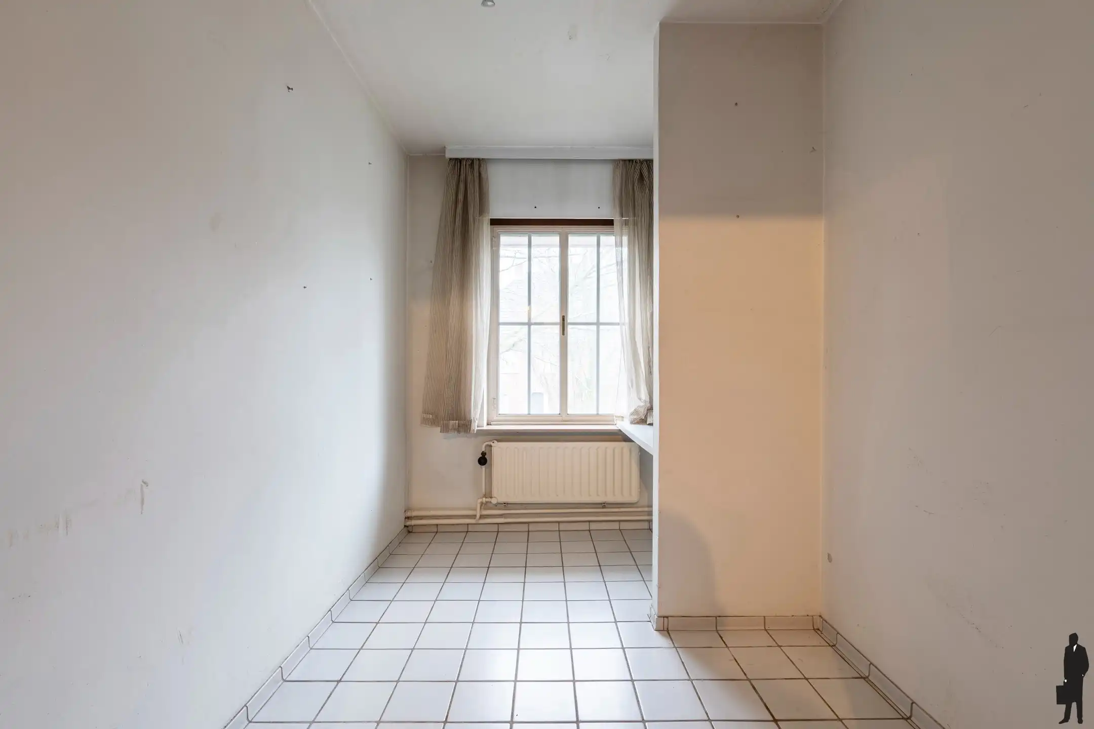 Statige en ruime gezinswoning met 5 slpks op 1.065m² foto 14