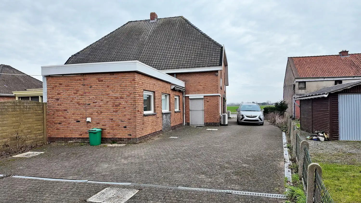 Verrassend ruime woning met 4 slaapkamers en garage foto 21