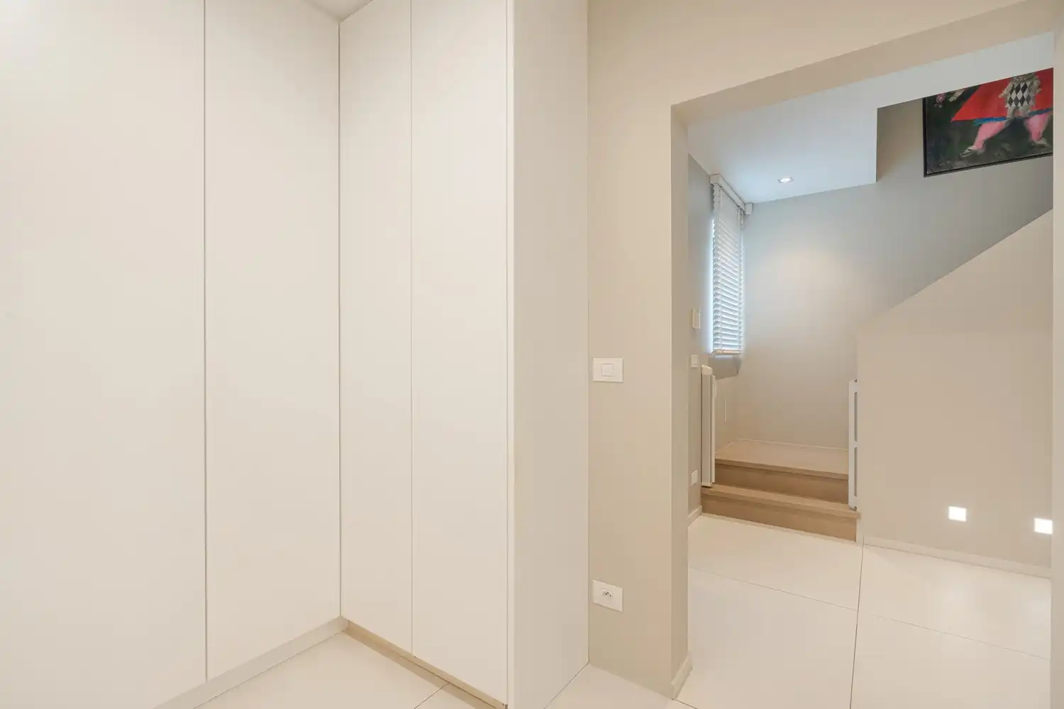 Exclusieve recente villa met verwarmd zwembad, vier garages en inclusief bouwgrond van 10a in een groene omgeving foto 20