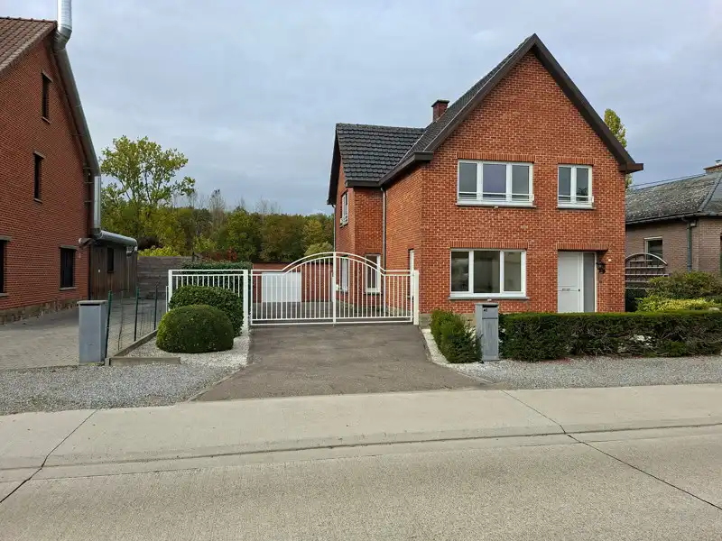 Smaakvol gerenoveerde woning met 3 slaapkamers en garage foto 28