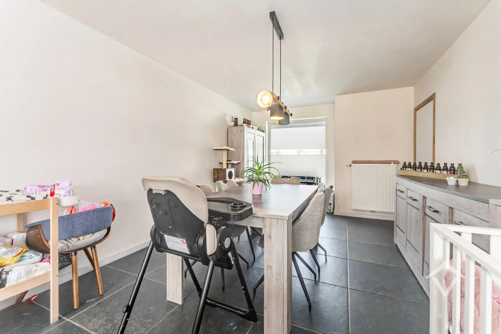 Recente instapklare woning met 3 slaapkamers, zonnige tuin en garage op De Mokker foto 6