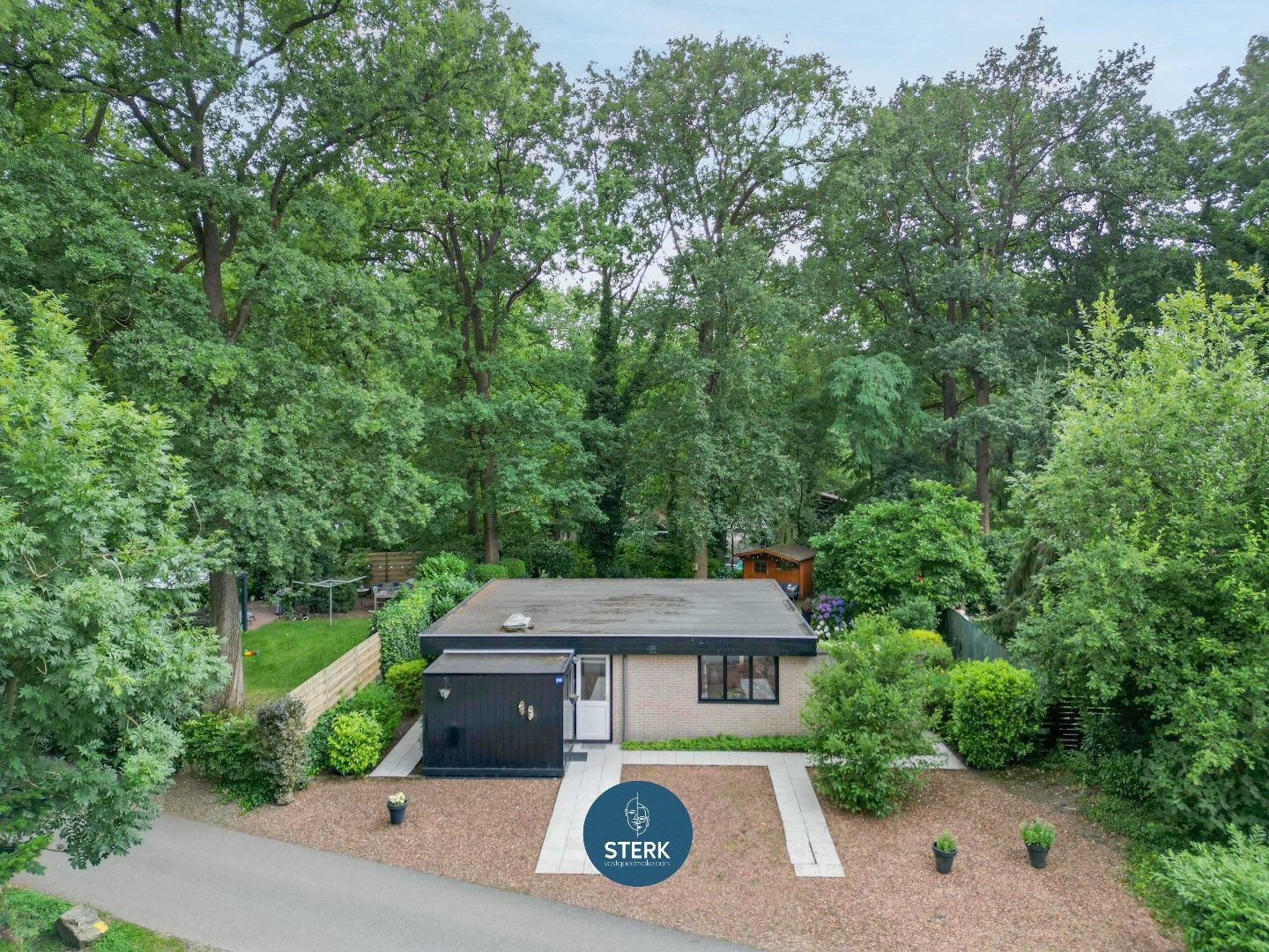 CHARMANTE VAKANTIEWONING IN HET GROEN TE SUNCLASS SONNEVIJVER !  foto {{pictureIndex}}