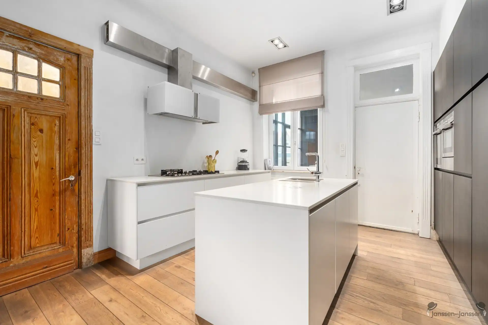Karaktervolle interbellumvilla met hedendaags comfort nabij het hart van Genk foto 8