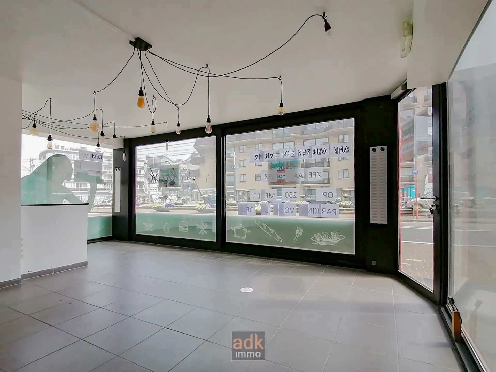 Topgelegen Commerciële Ruimte van 222 m² te Koop in Koksijde-Bad foto 2