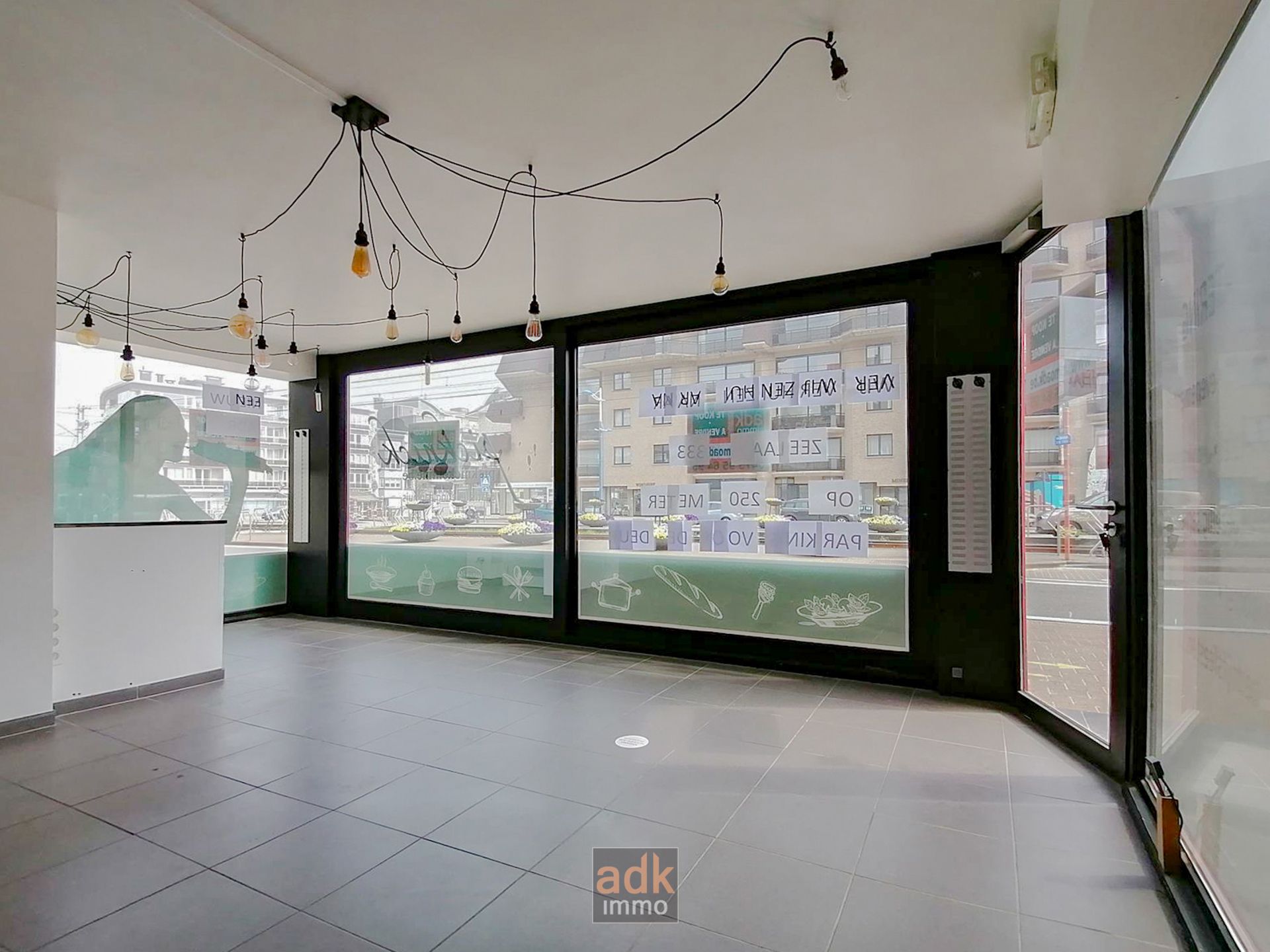 Topgelegen Commerciële Ruimte van 222 m² te Koop in Koksijde-Bad foto 2