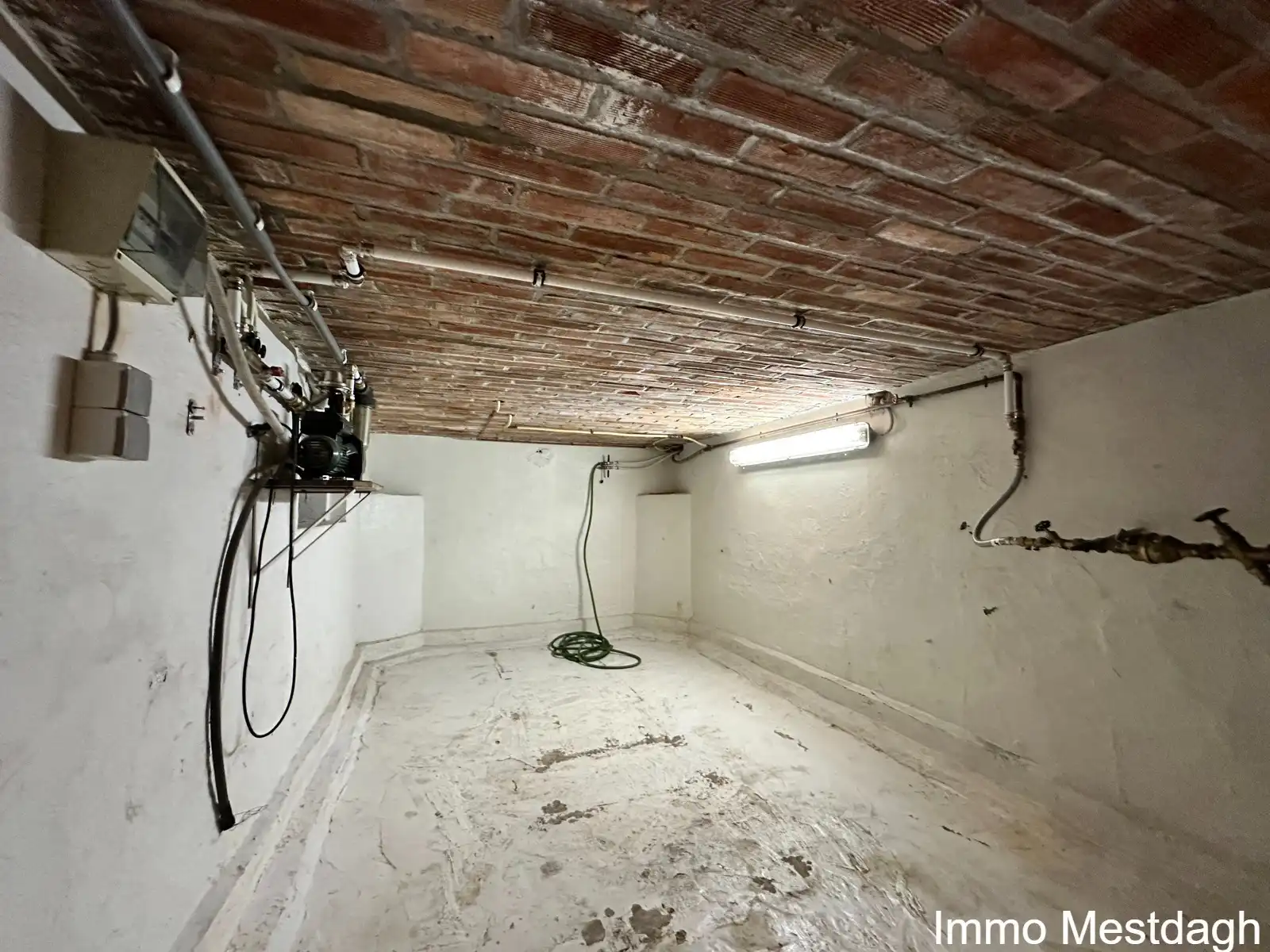 Gerenoveerde instapklare woning met tuin & terras & garages foto 43