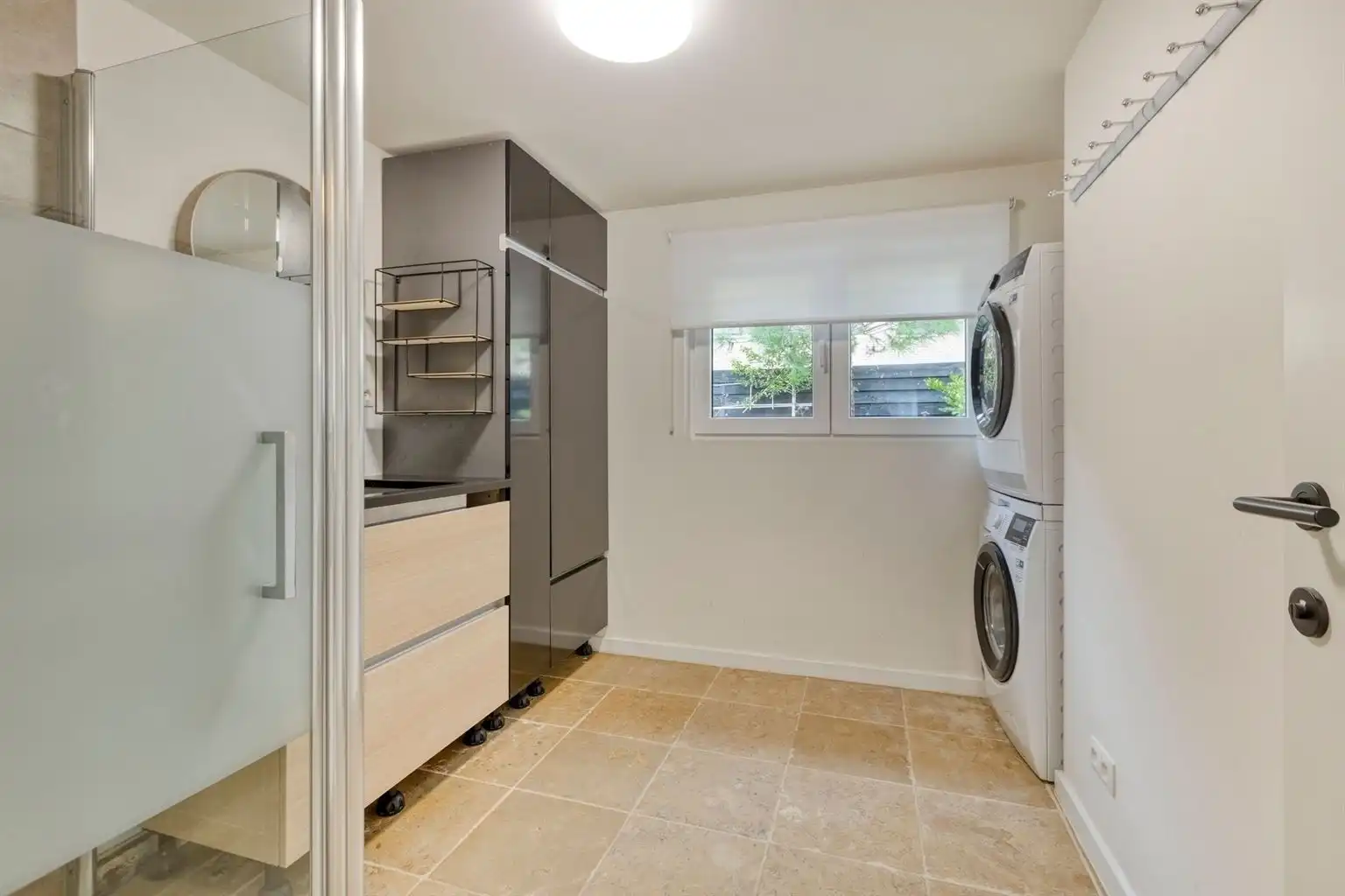 Prachtig gerenoveerde woning met 3 slaapkamers, omheinde tuin en garage, op een rustige doch centrale locatie te Elen foto 13