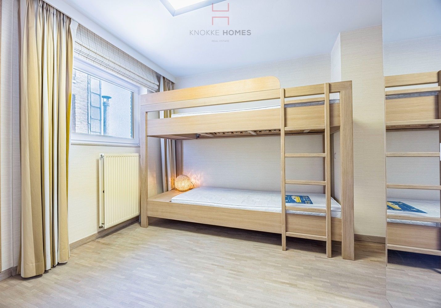 Stijlvol gemeubeld appartement met frontaal zeezicht in Duinbergen foto 16