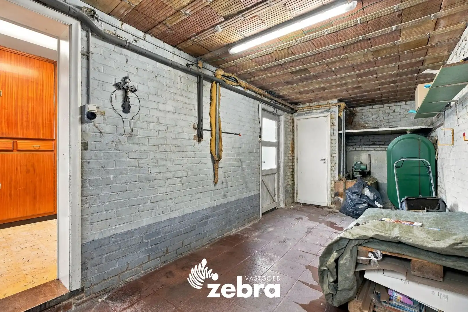 Te renoveren woning in Rumbeke! foto 18