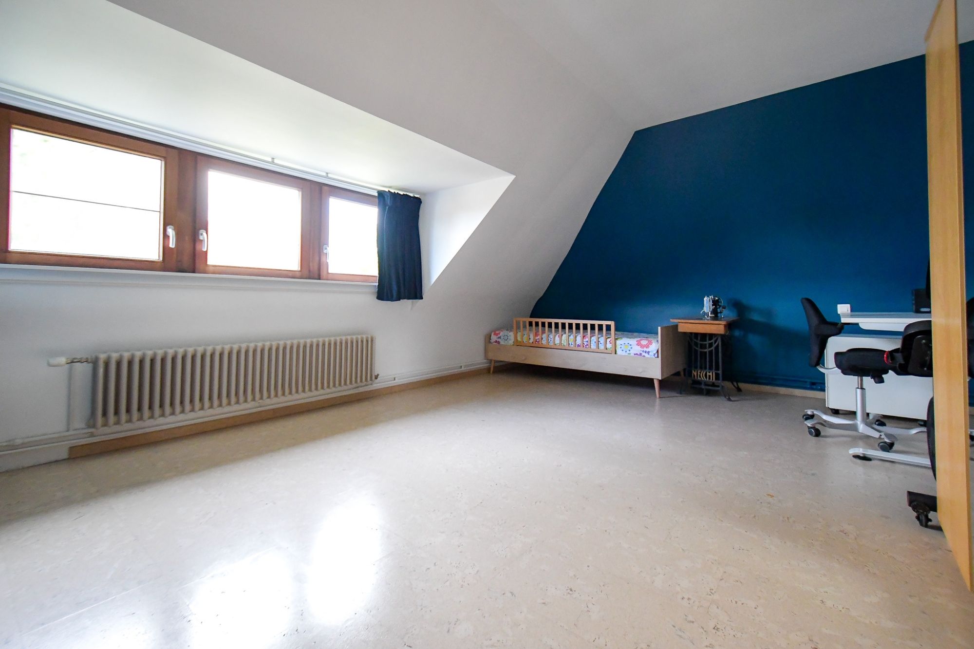 Trendy vernieuwde woning met uitbouw en grote tuin op uiterst rustige, doch centrale ligging. foto 20