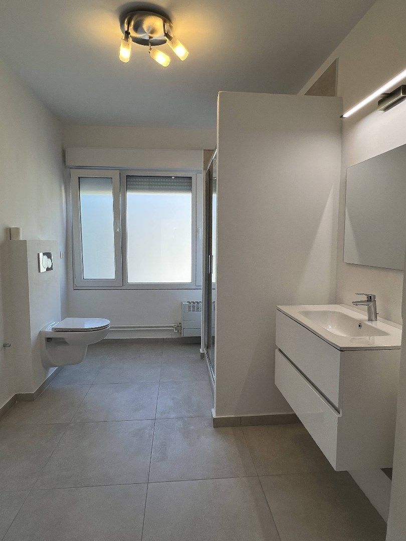 Goed gelegen rijwoning met tuintje foto 16