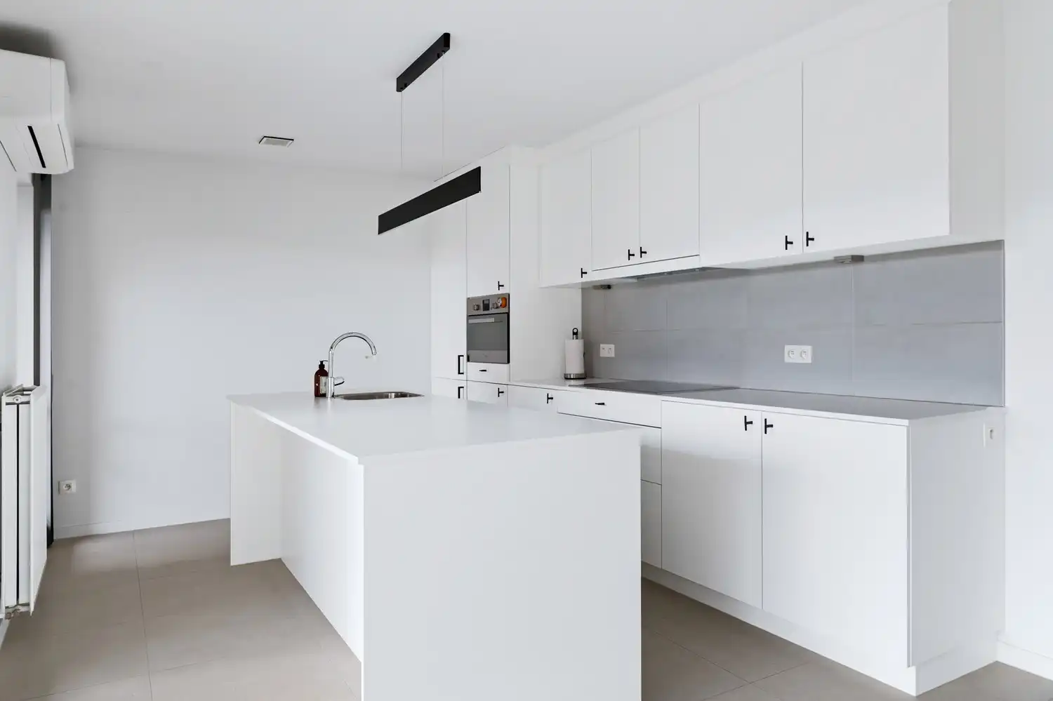 Prachtig appartement met 3 slpkrs en 2 bdkrs in centrum Putte foto 2