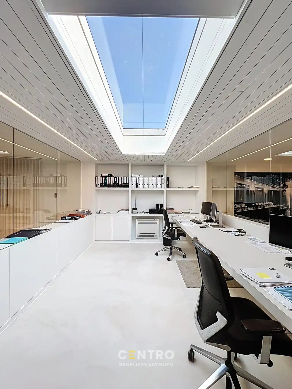 Luxueuze woning (4 slpks) + ruime showroom (of winkel, praktijkruimte, diensten, vrij beroep,...) met kantoor te Hooglede! foto 47