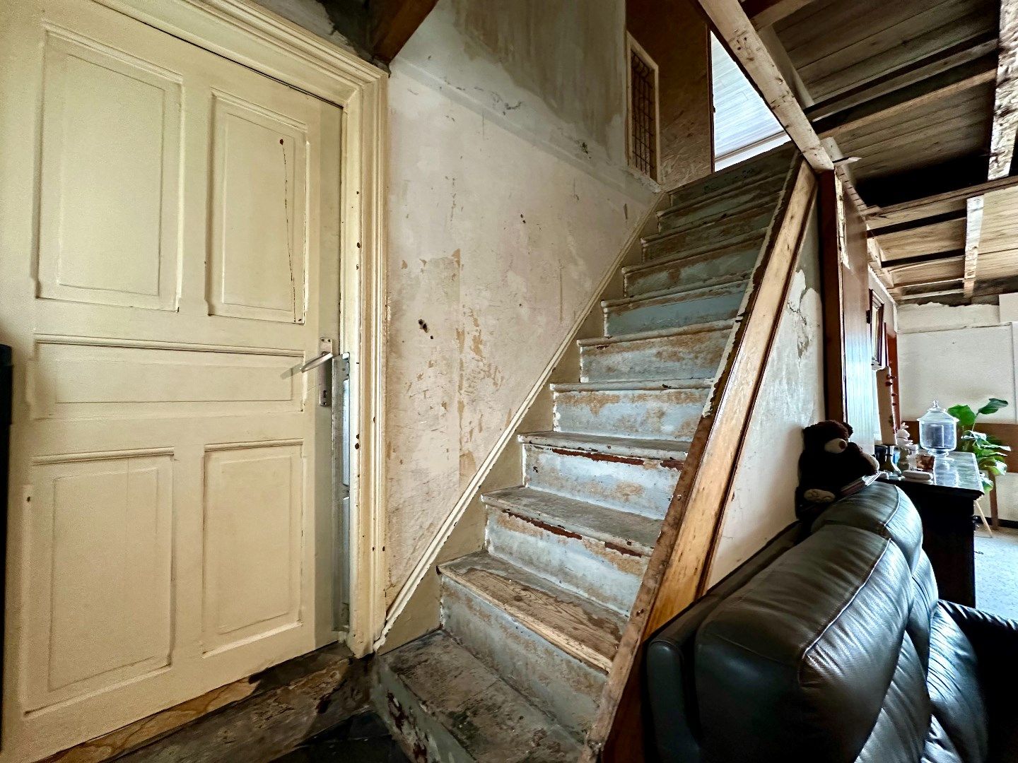 Ruime gezinswoning met 3 à 4 slaapkamers en dubbele garage in Eernegem foto 14