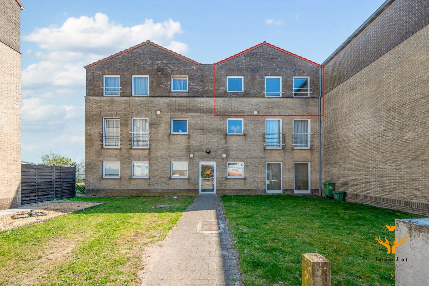 Licht op te frissen appartement op toplocatie foto {{pictureIndex}}