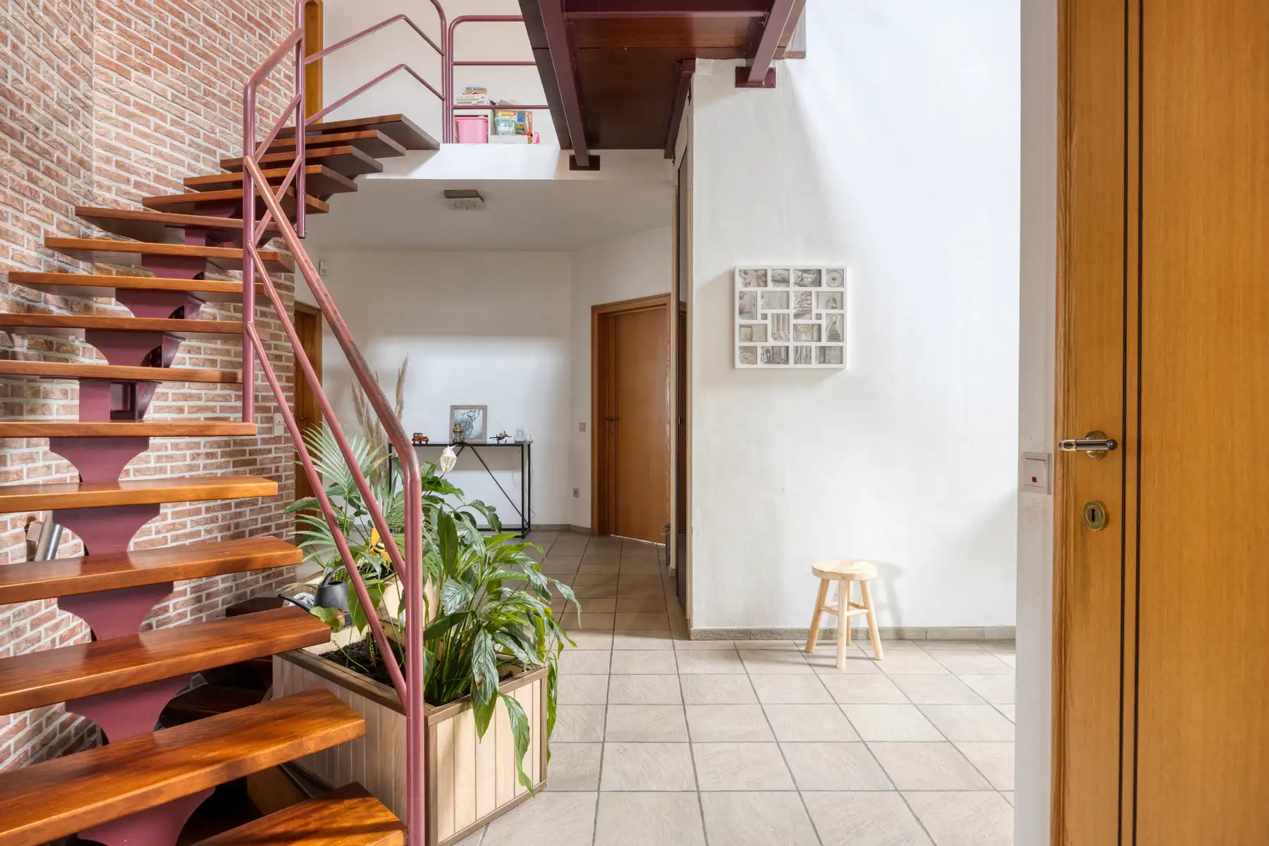 Goed gelegen villa met 6 slaapkamers en grote tuin foto 5