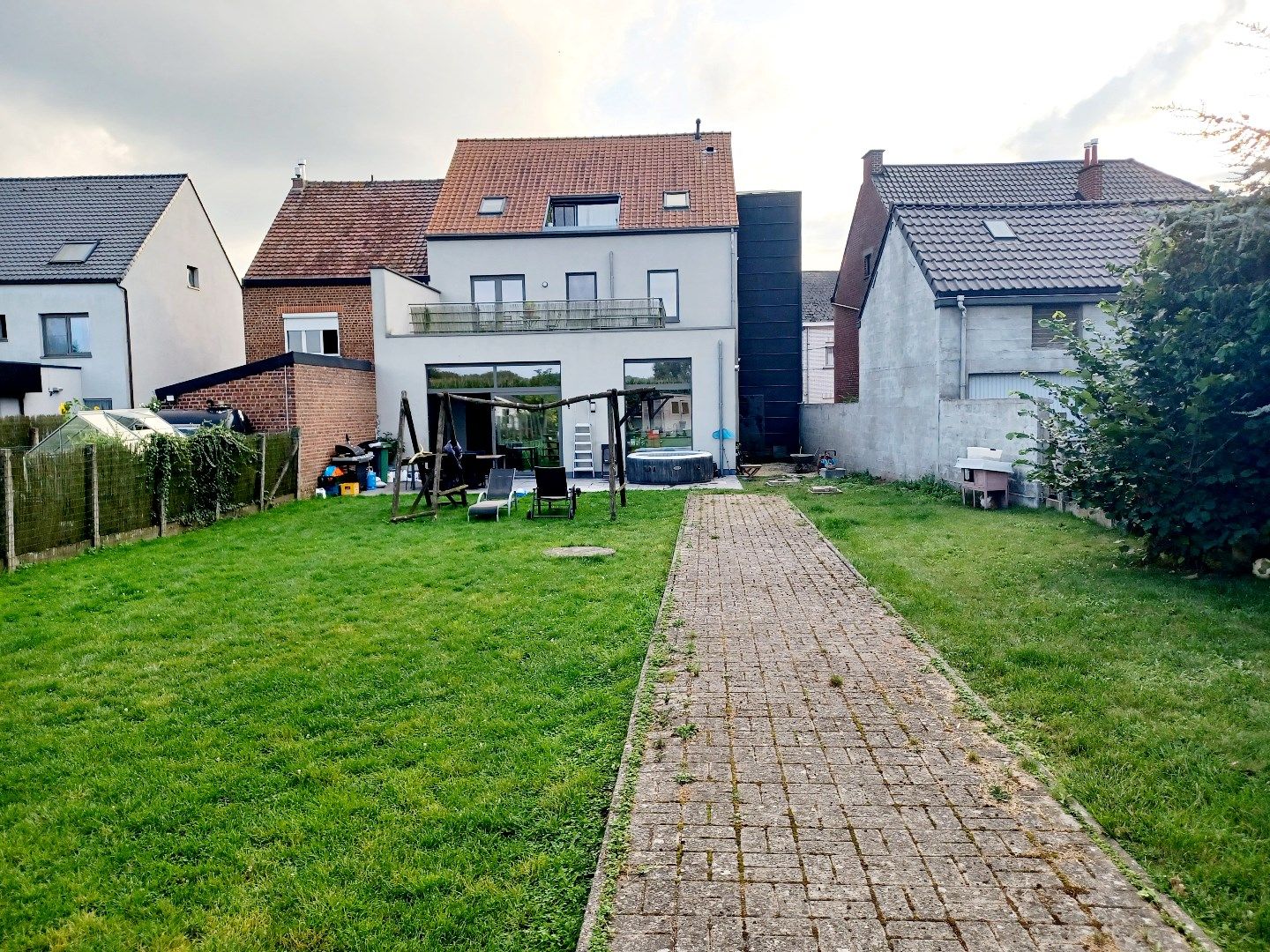 Gelijkvloers appartement met 3 slaapkamers, 2 badkamers, groot terras en tuin.   foto 19