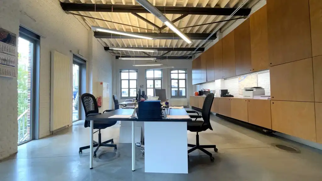 Trendy kantoor in gerenoveerd pakhuis nabij het Eilandje foto 5