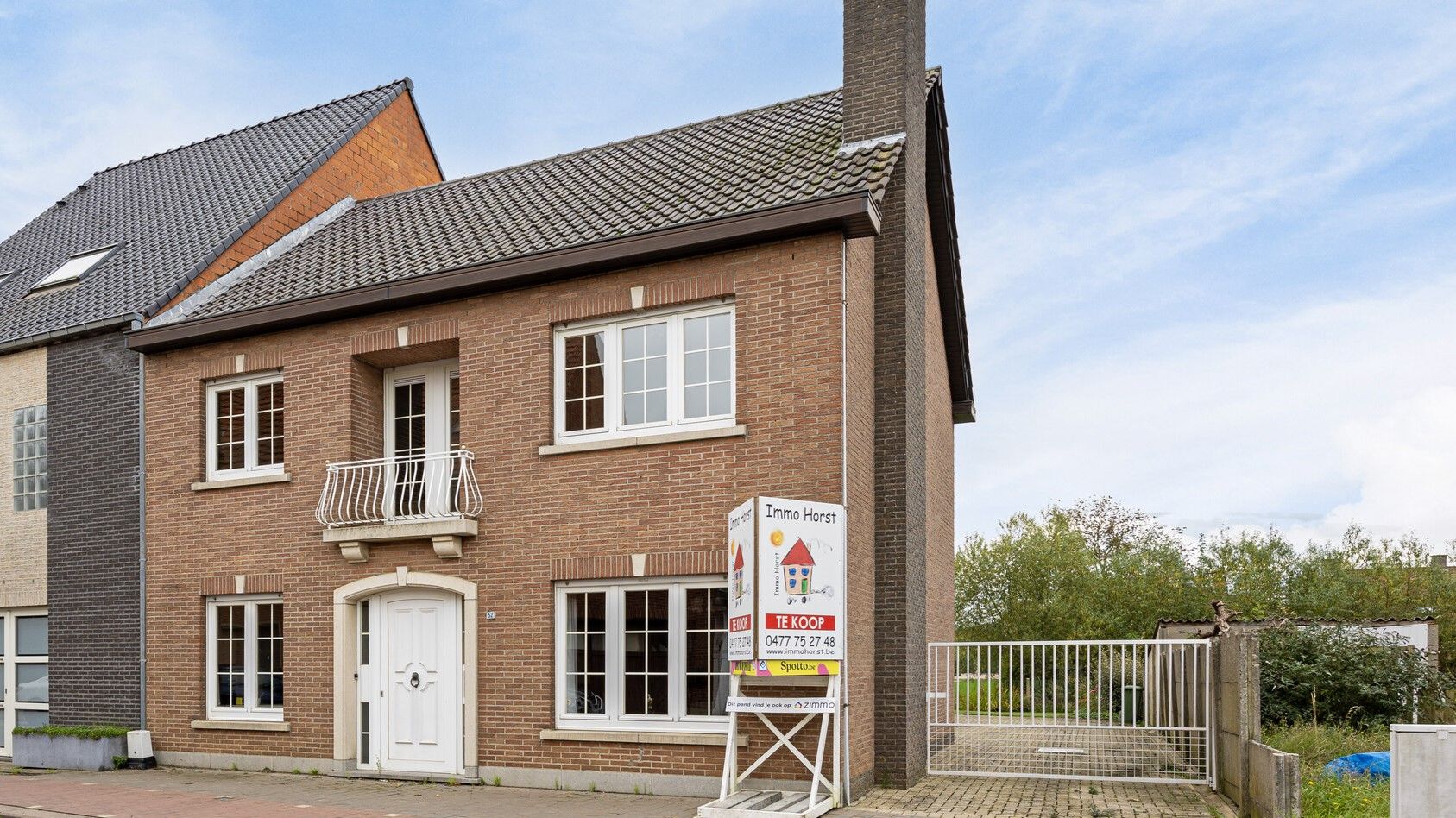 Comfortabel wonen op een ideale locatie: Instapklaar en centraal gelegen! foto {{pictureIndex}}