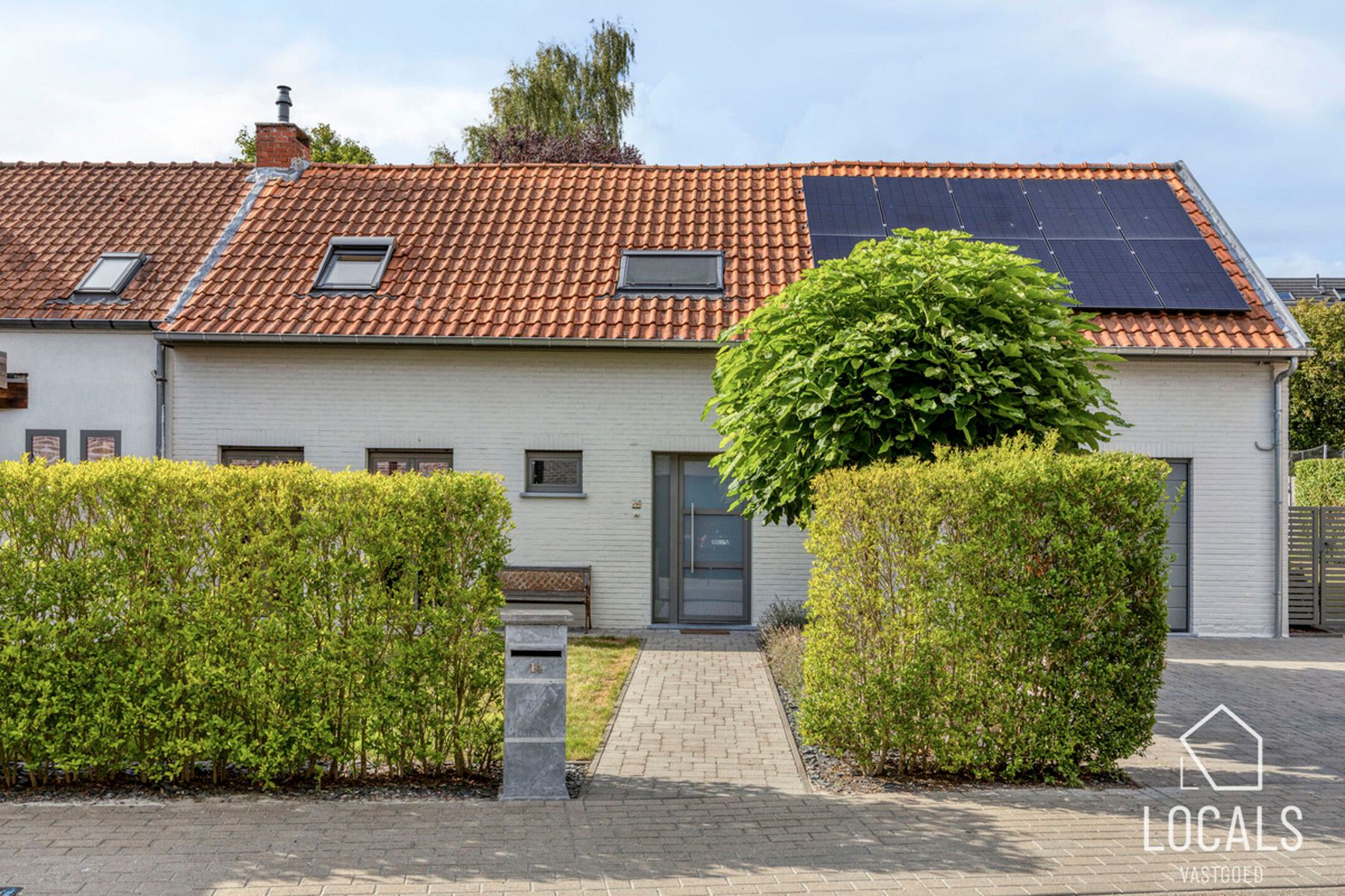 Instapklare halfopen bebouwing met tuin te Okegem foto 5