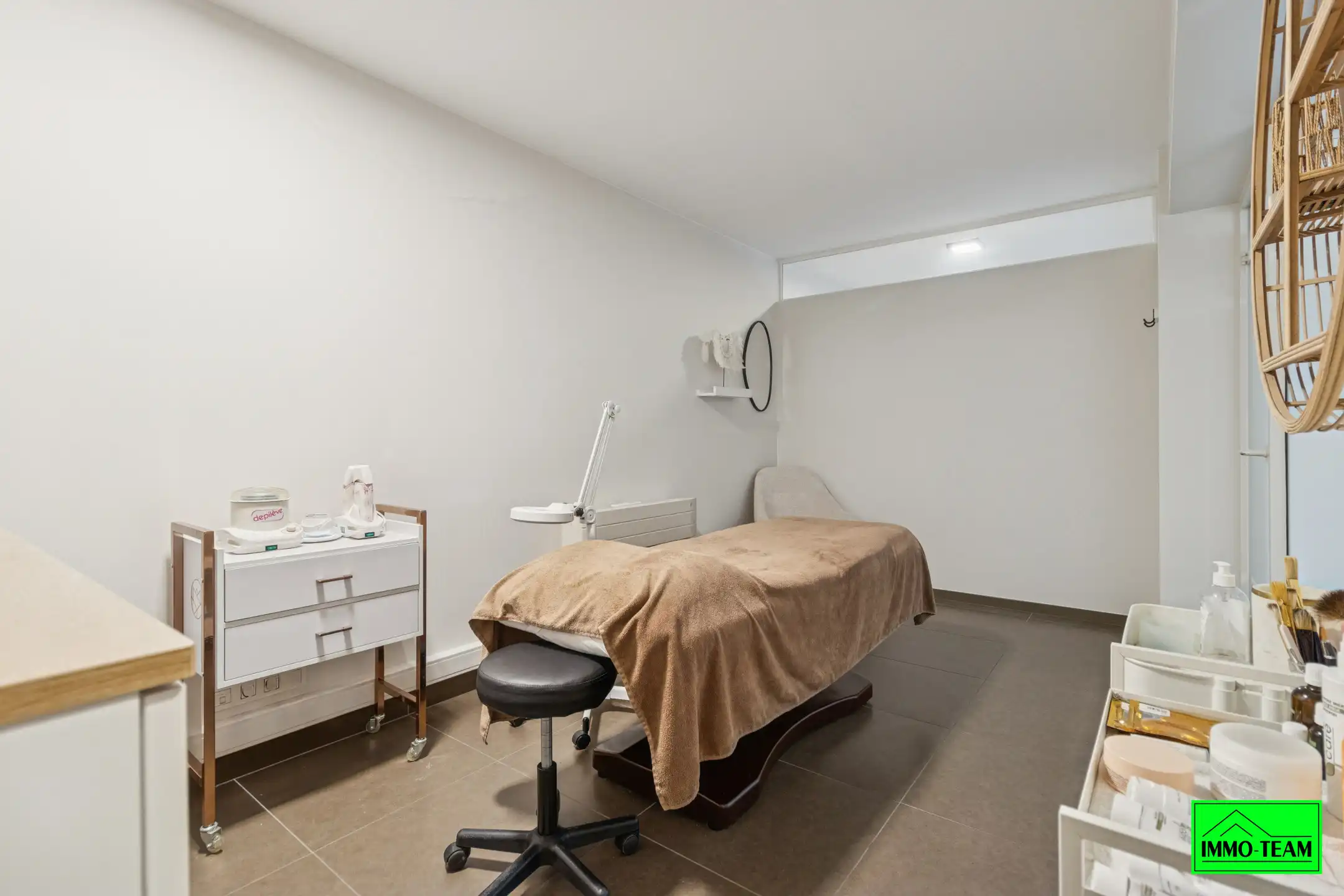 Instapklaar handelspand met ondergrondse staanplaats foto 5