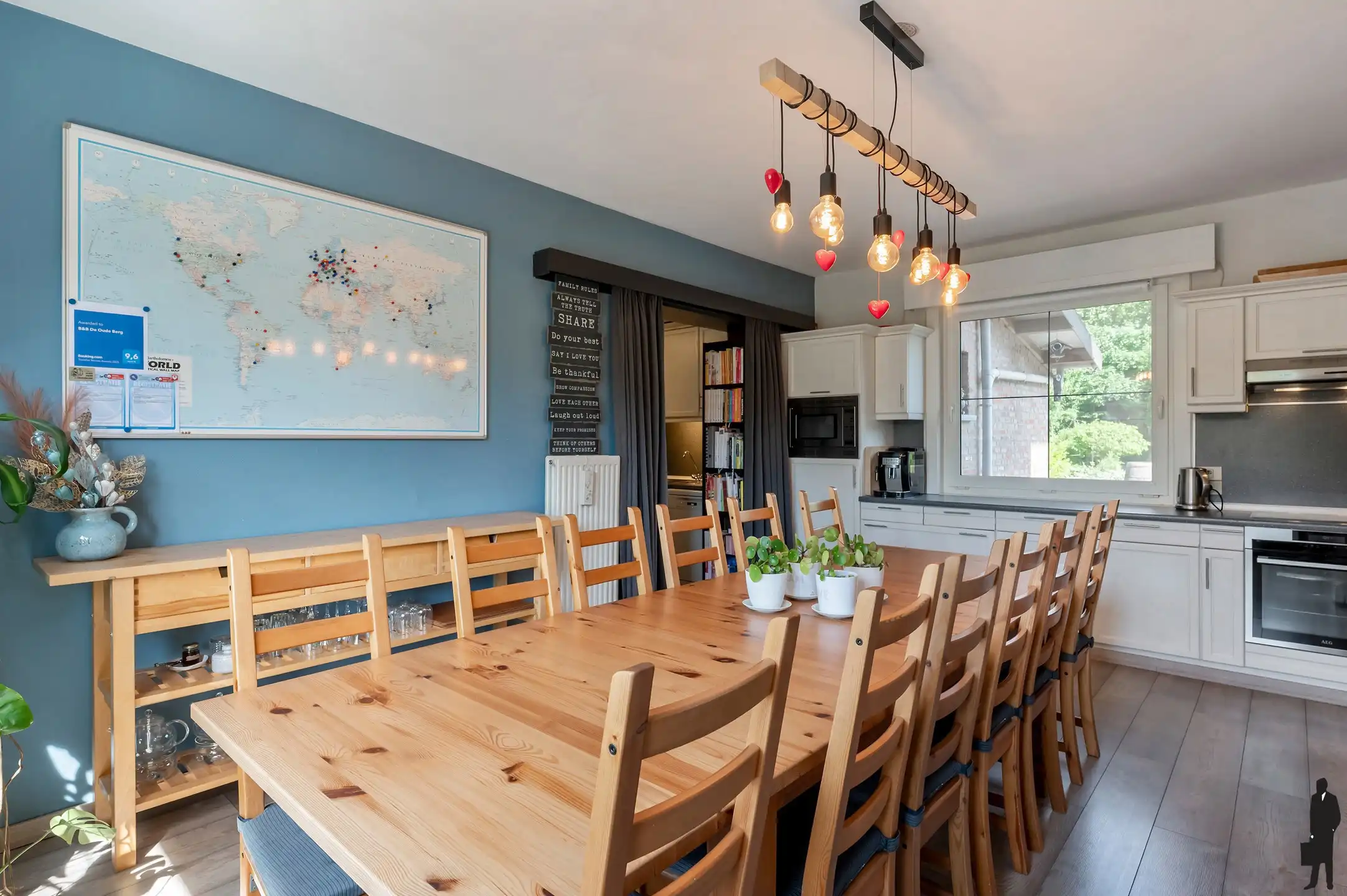 Charmante, zeer ruime, gerenoveerde ingenieursvilla in groen foto 6