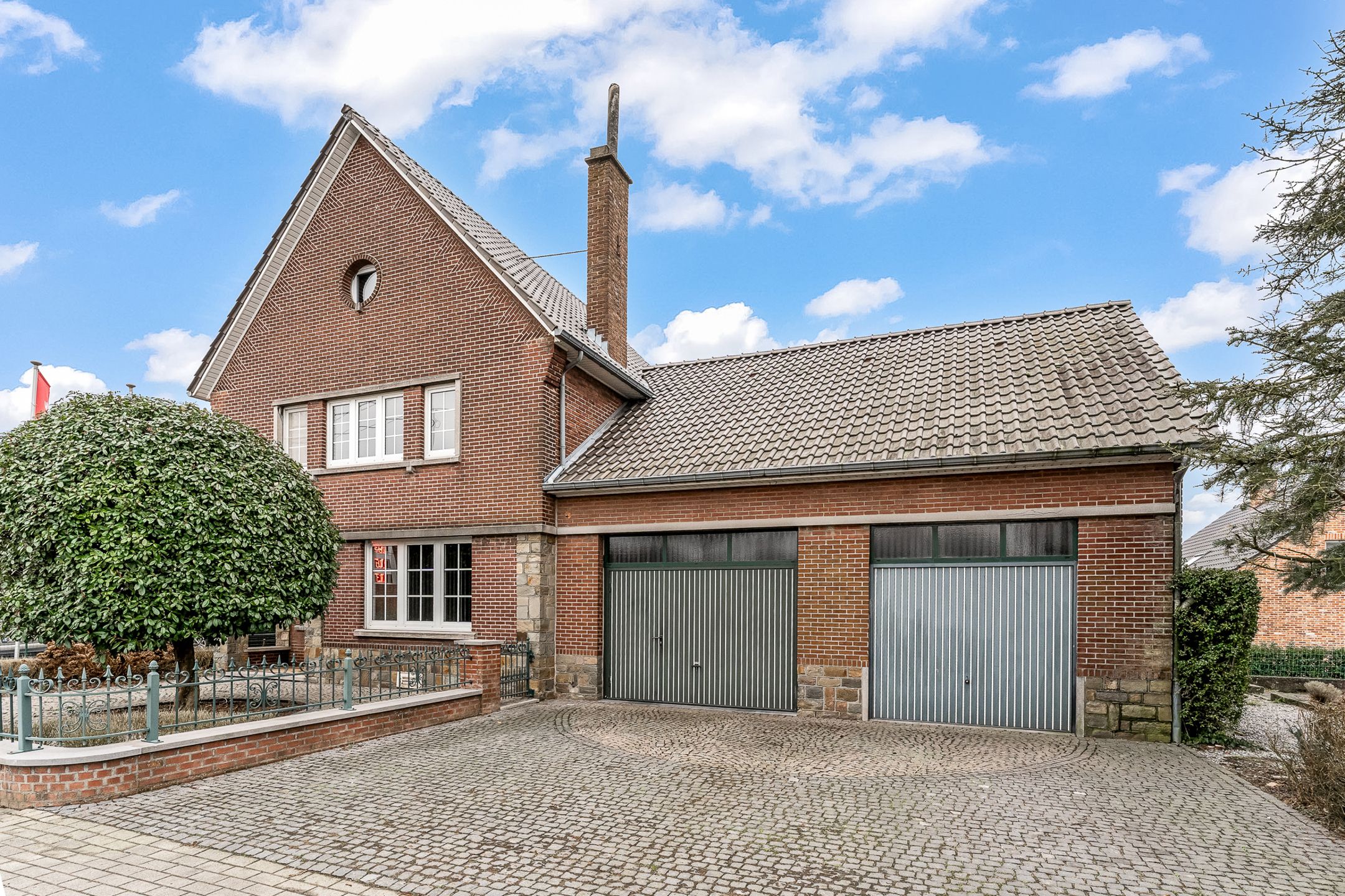 Hoofdfoto van de publicatie: Gezinswoning + atelier op 10a50ca te Herderen