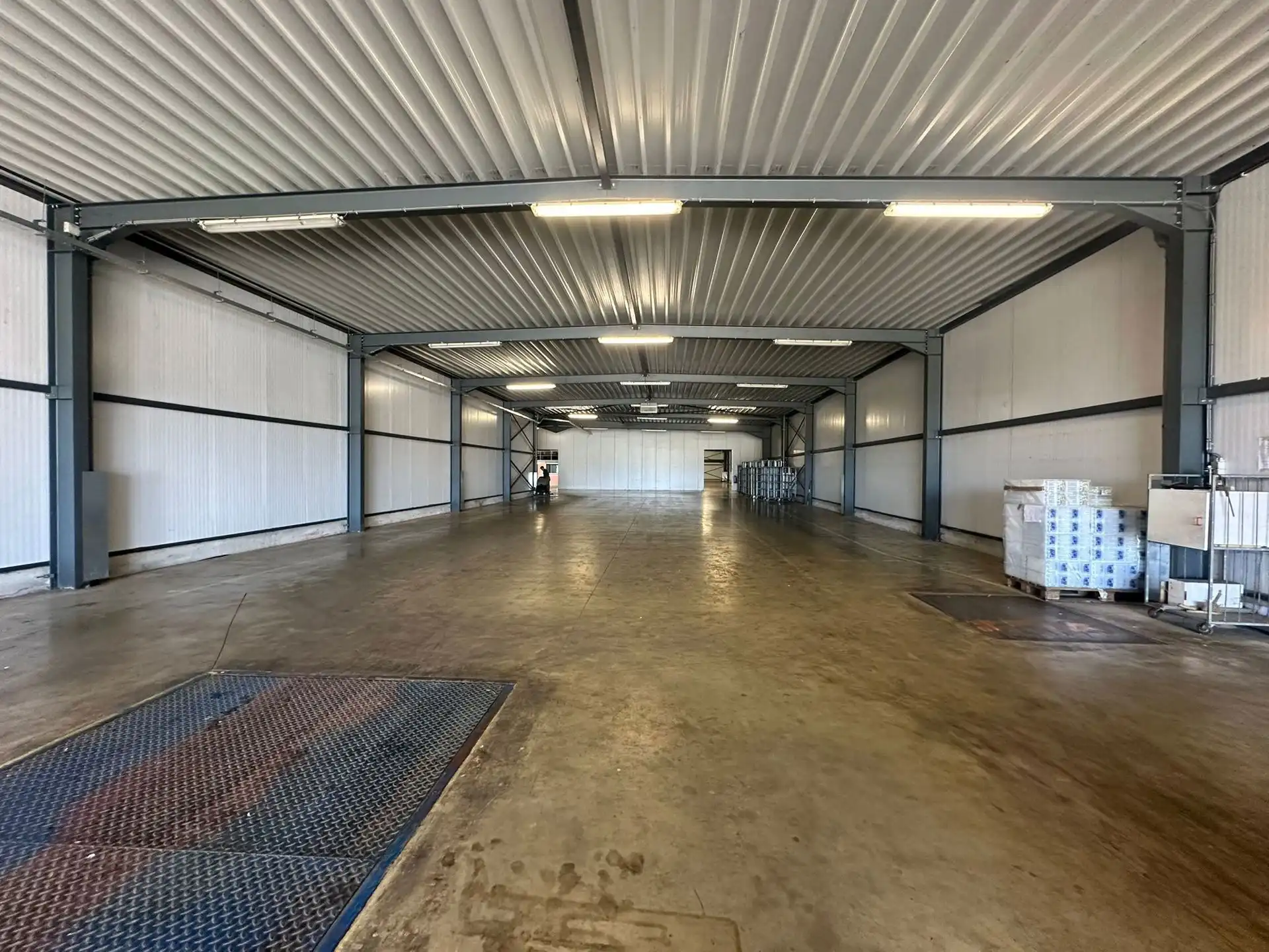 Te Huur Magazijn te Boechout  foto 8