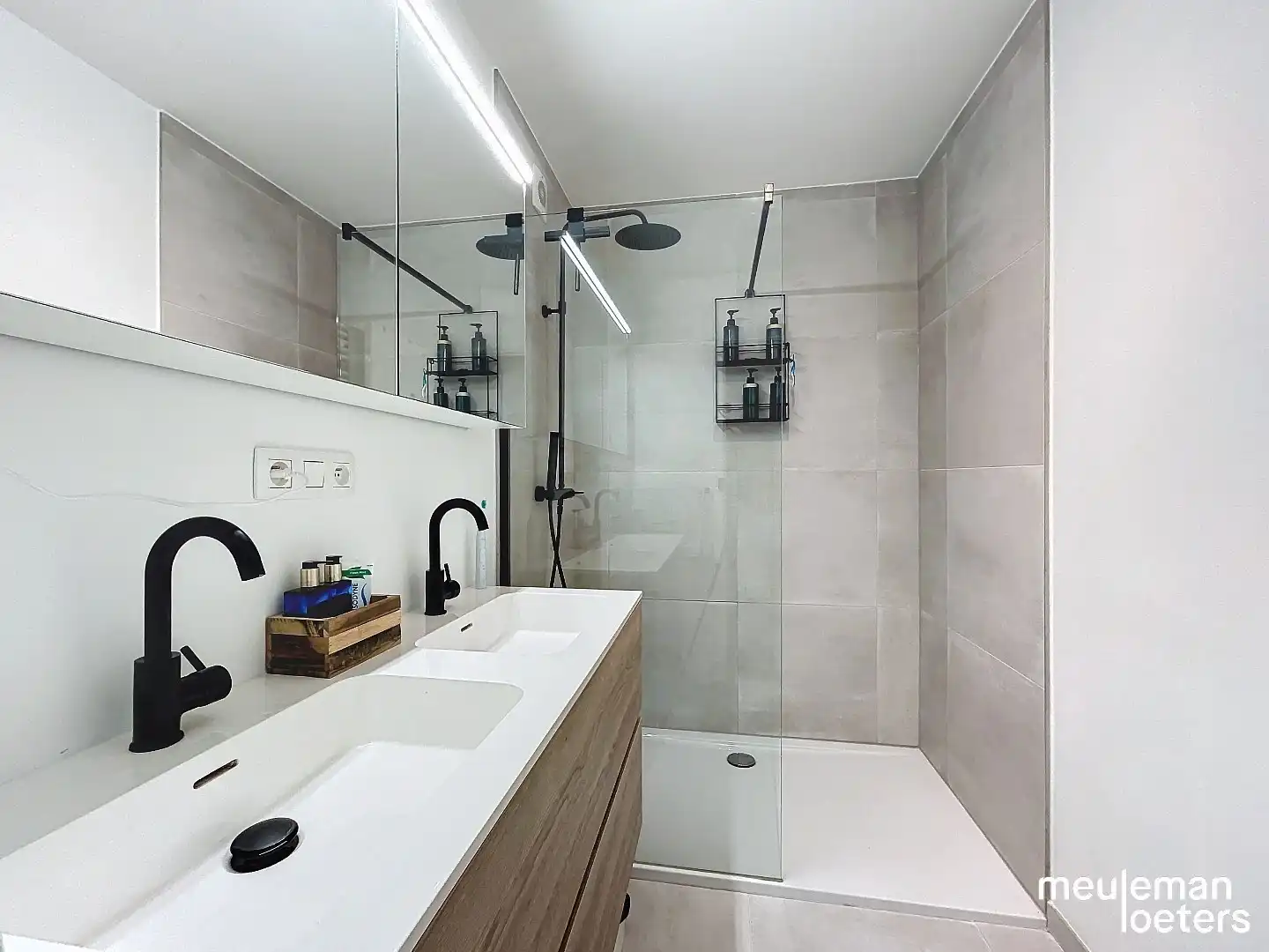 Ruim en lichtrijk tweeslaapkamer appartement  foto 9