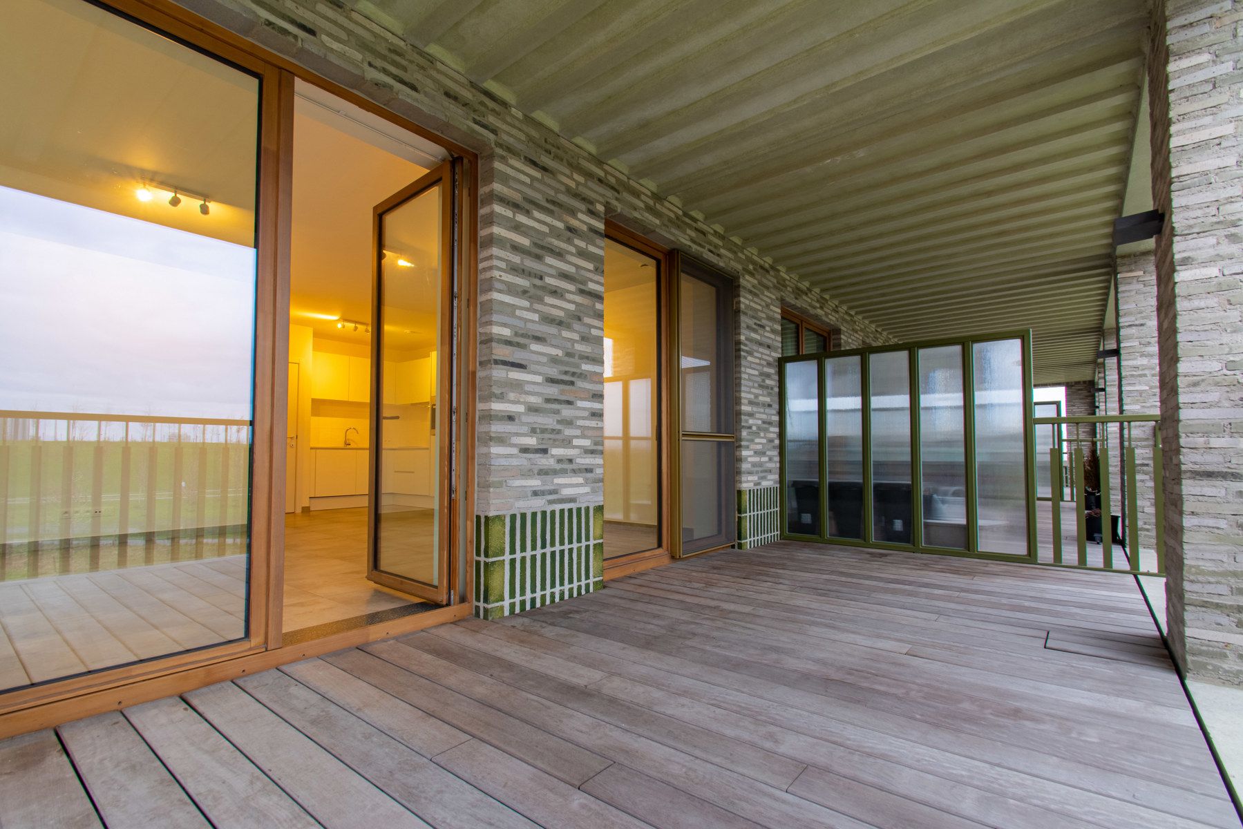 Prachtige 2 slaapkamers appartement met parkzicht foto 6