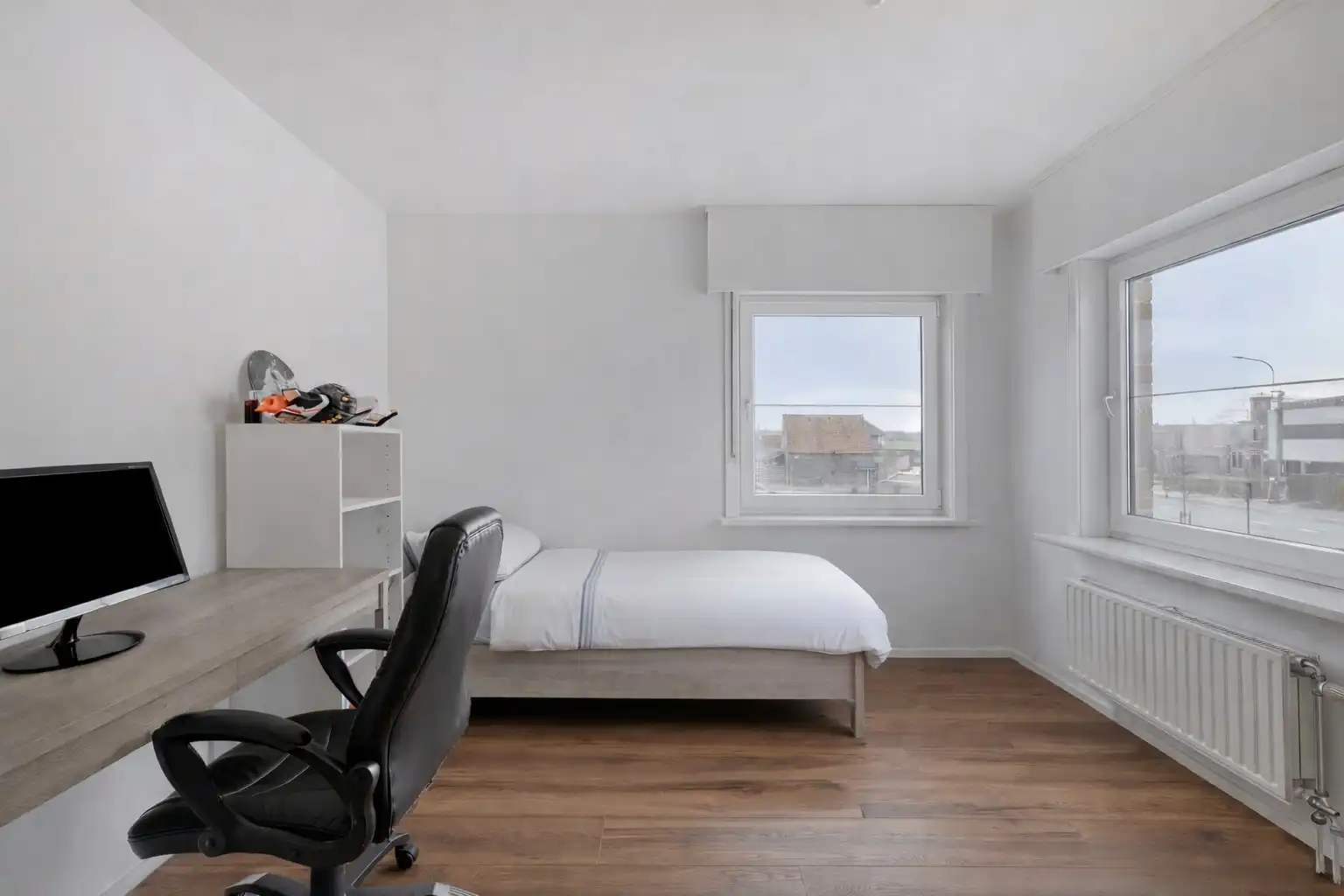 Luxe woning met binnenzwembad en perfect afgescheiden handels- of verhuurgedeelte foto 13