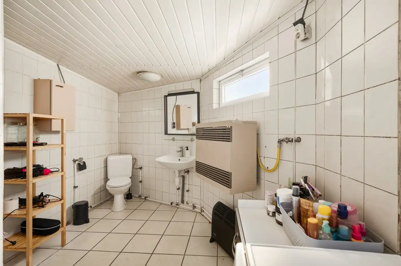 Verder te renoveren woning met grote hangar met 3 slpks foto 16