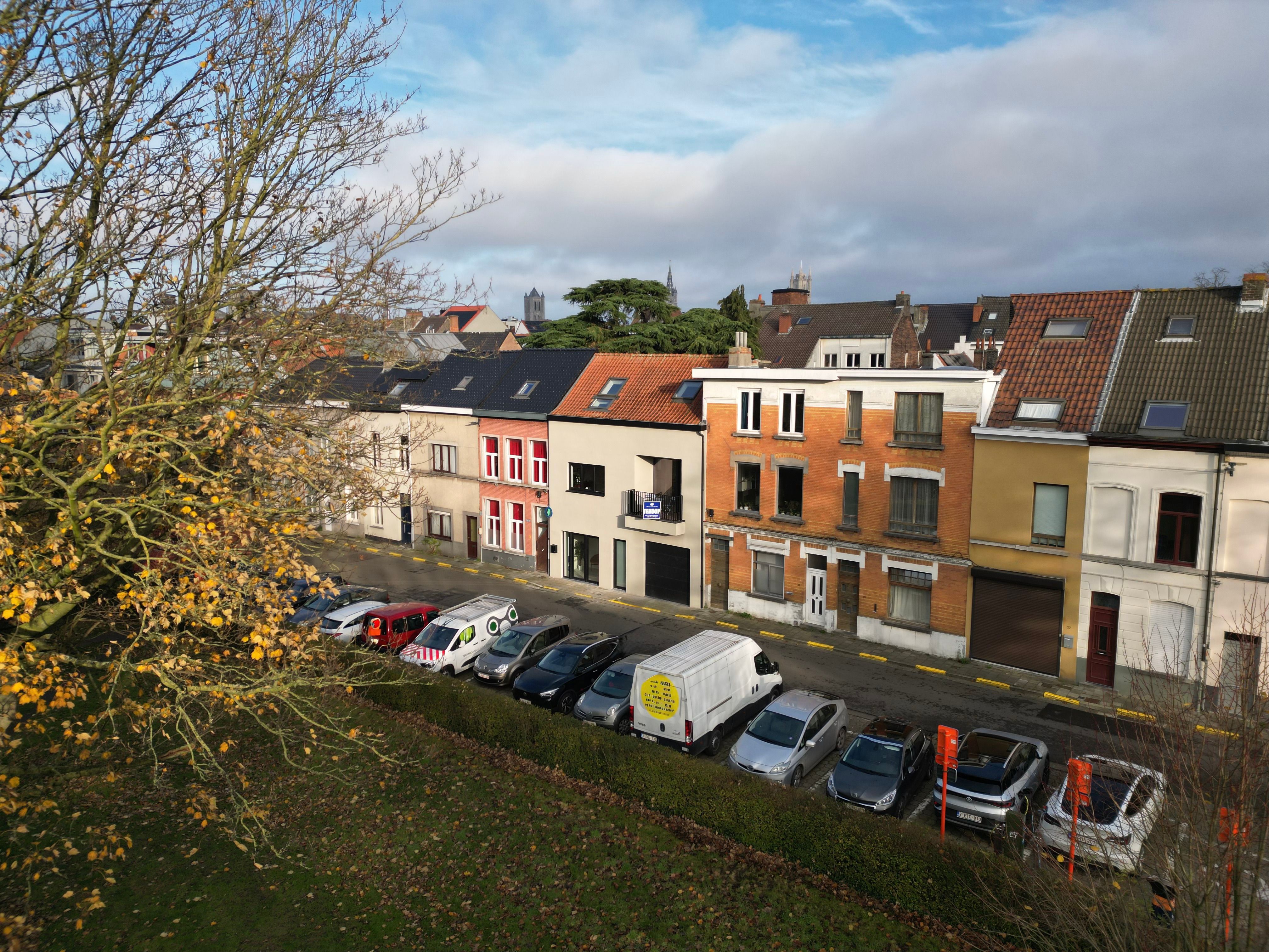Omgeving Coupure - Hoogwaardig gerenoveerde stadswoning met 3 slaapkamers en zonneterras foto {{pictureIndex}}