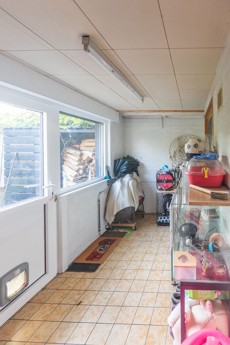 Residentieel gelegen, ruime woning met 3 slaapkamers, bureau, ruime garage, gezellige tuin...(zonnepanelen, thuisbatterij, energielabel C...) foto 22