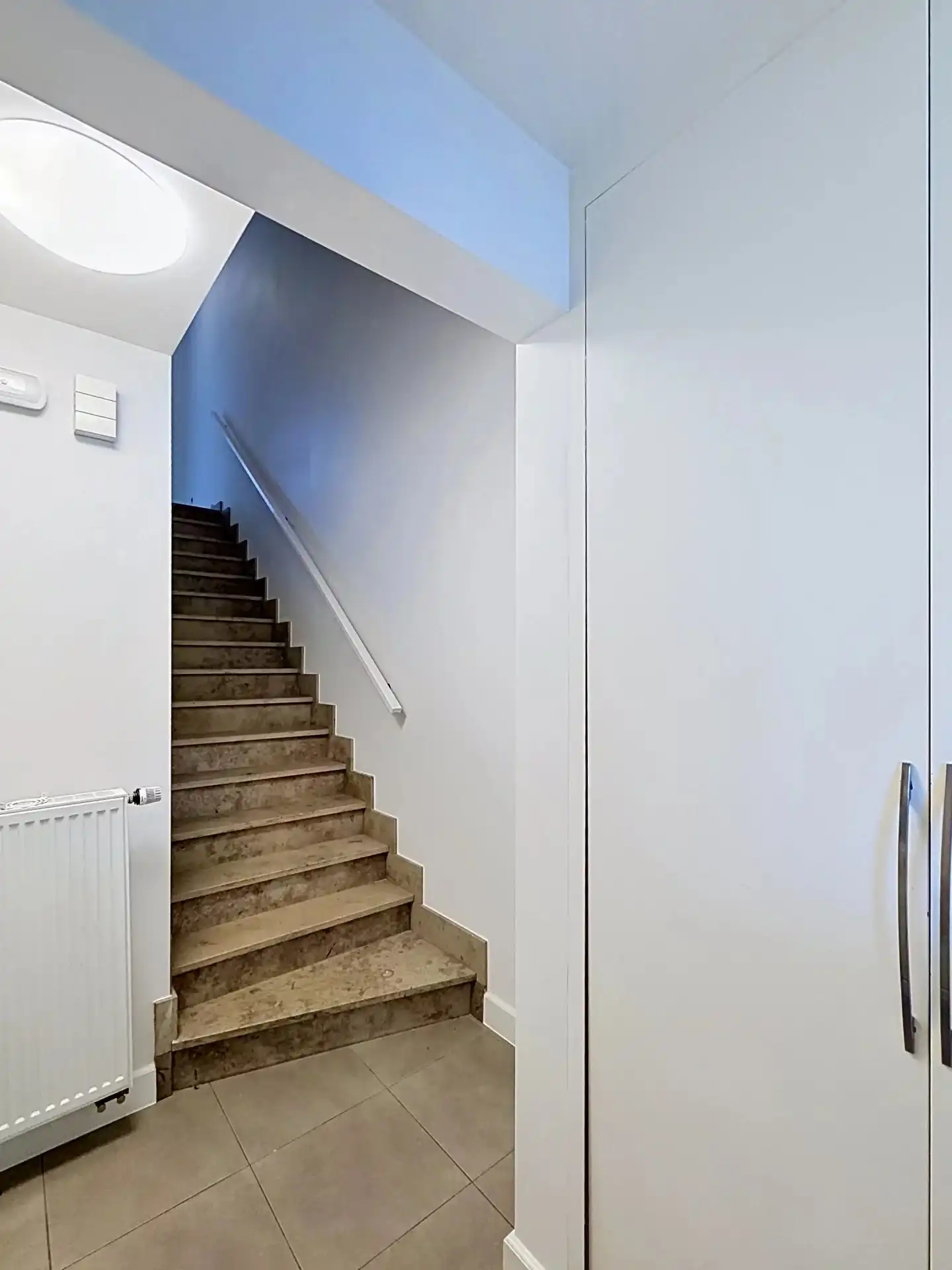 Gezellige woning met 2 grote slaapkamers, tuin en carport foto 5