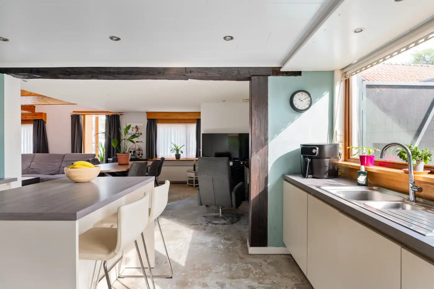 Top gelegen, charmante, vrijstaande woning met 3 slpk. en prachtige zuid-tuin foto 11